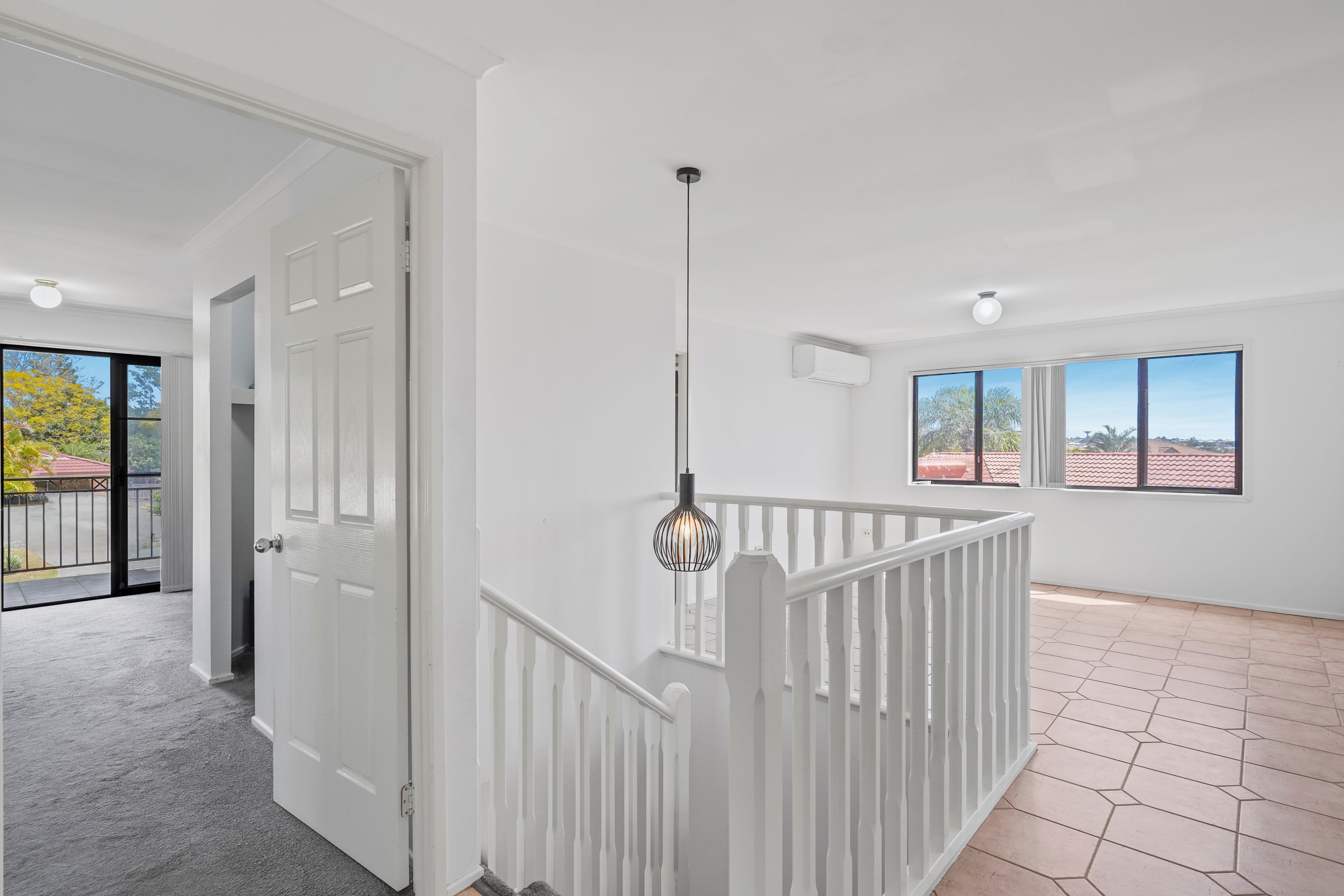 12 Cumberland Crescent — photo 9 of 30