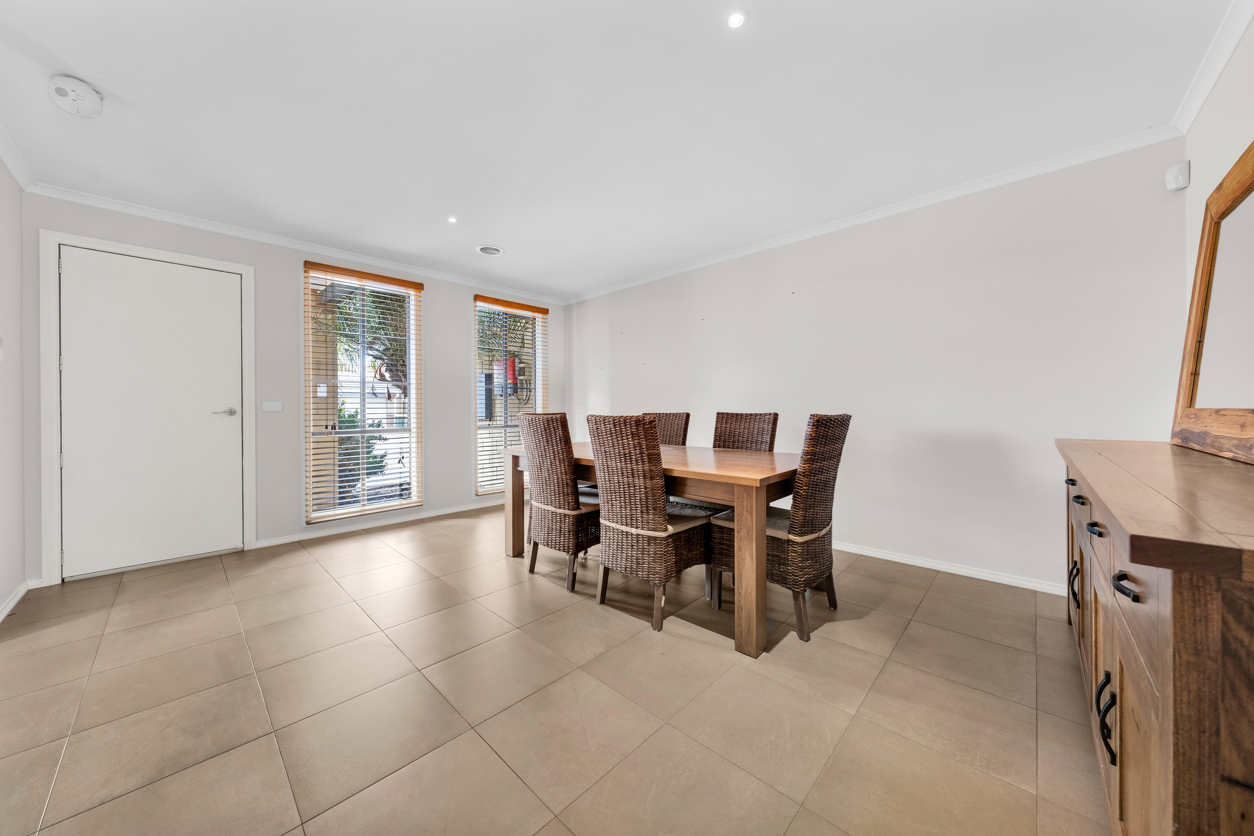 8 Halsbury Place, Skye, VIC 3977