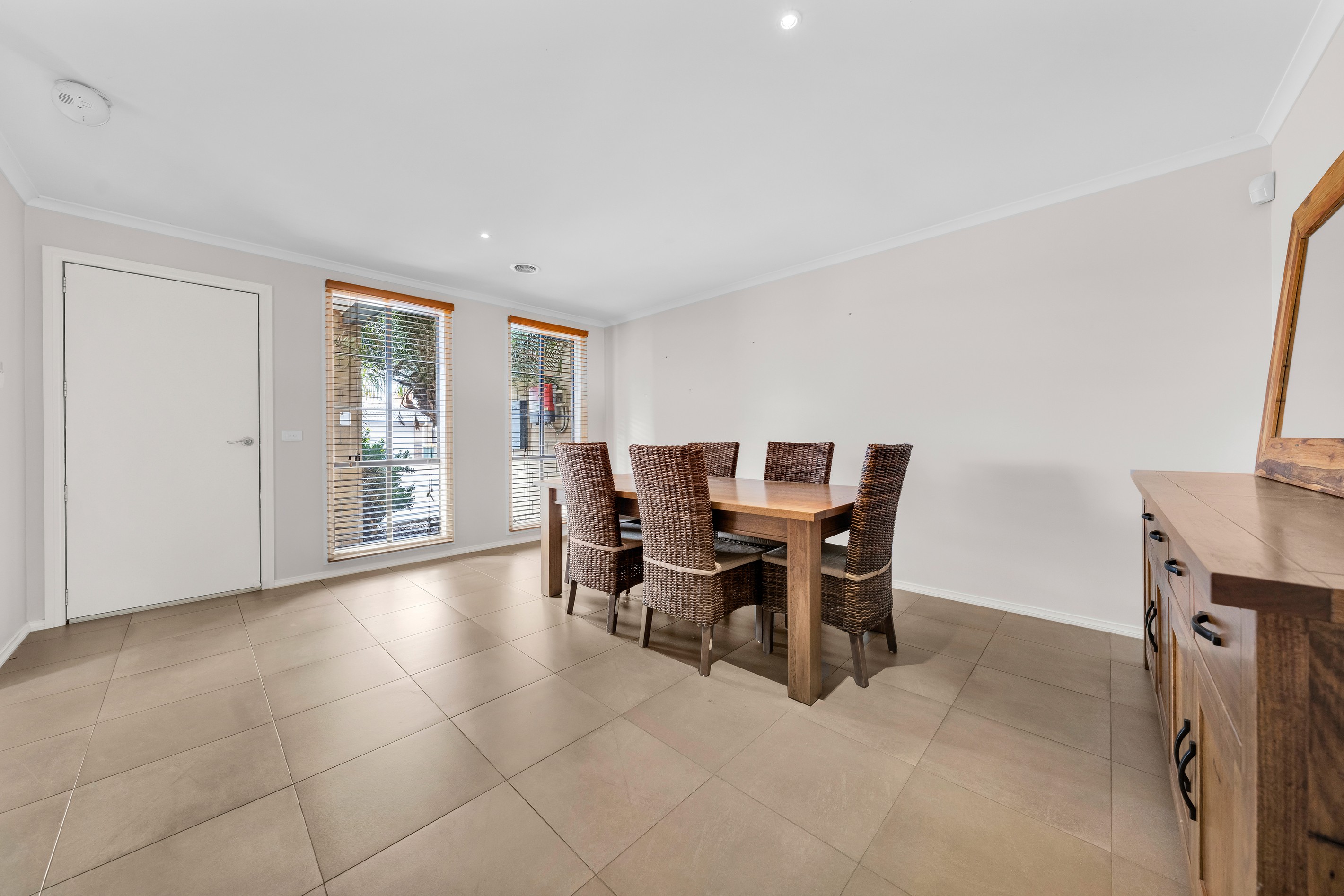 8 Halsbury Place, Skye, VIC 3977