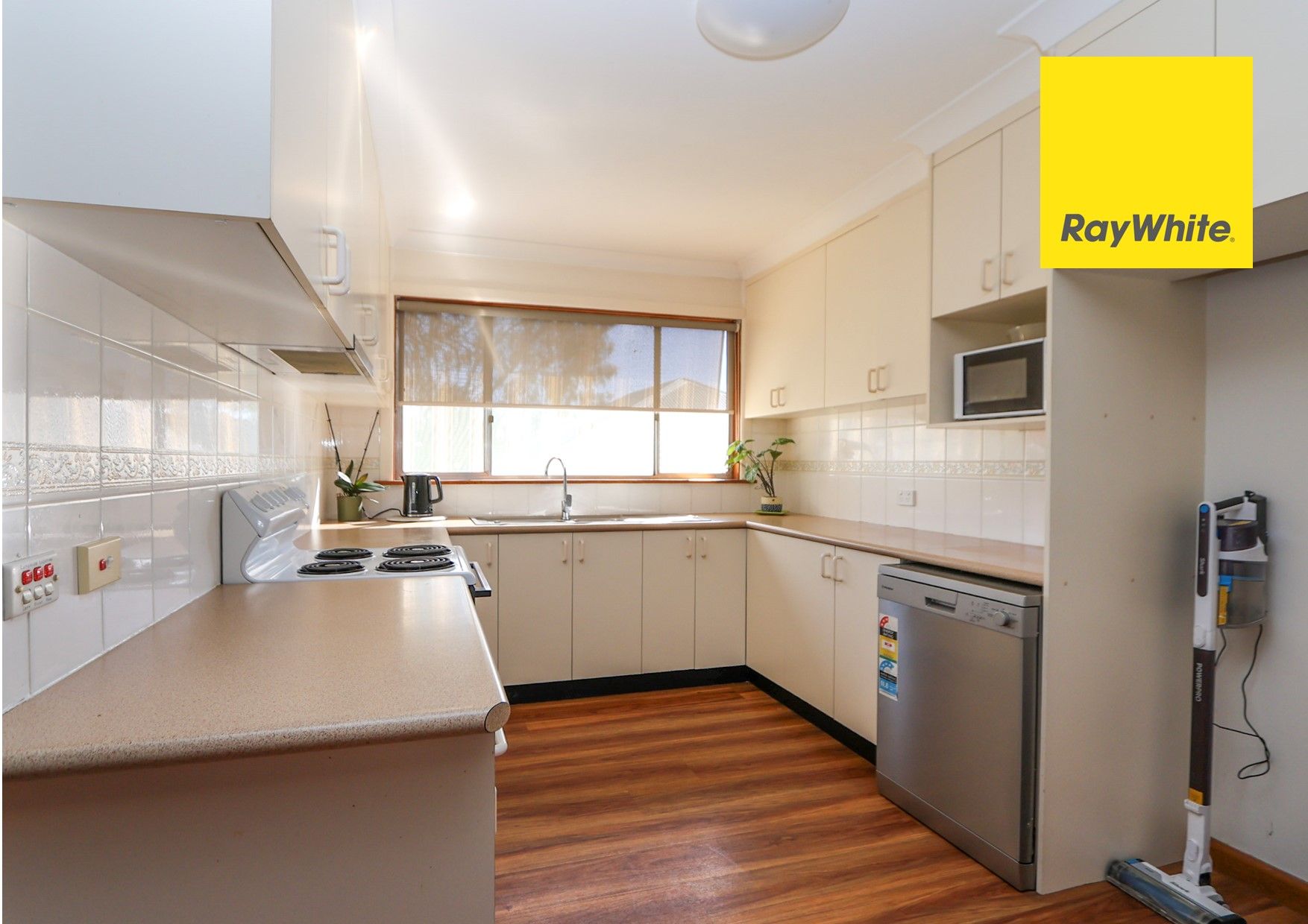 32 Gilchrist Street — photo 3 of 17