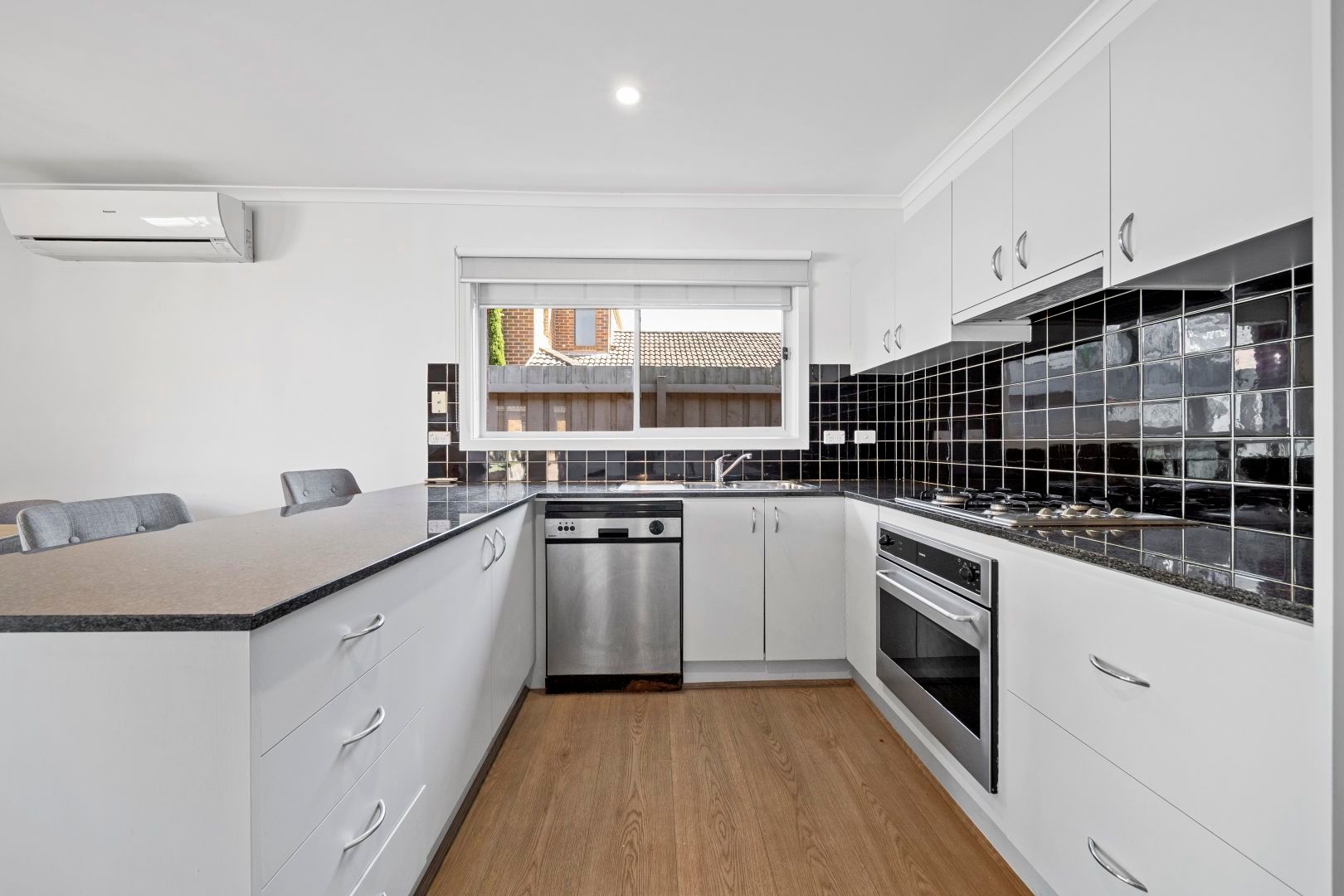 16/19 Earls Court, Wantirna South, VIC 3152