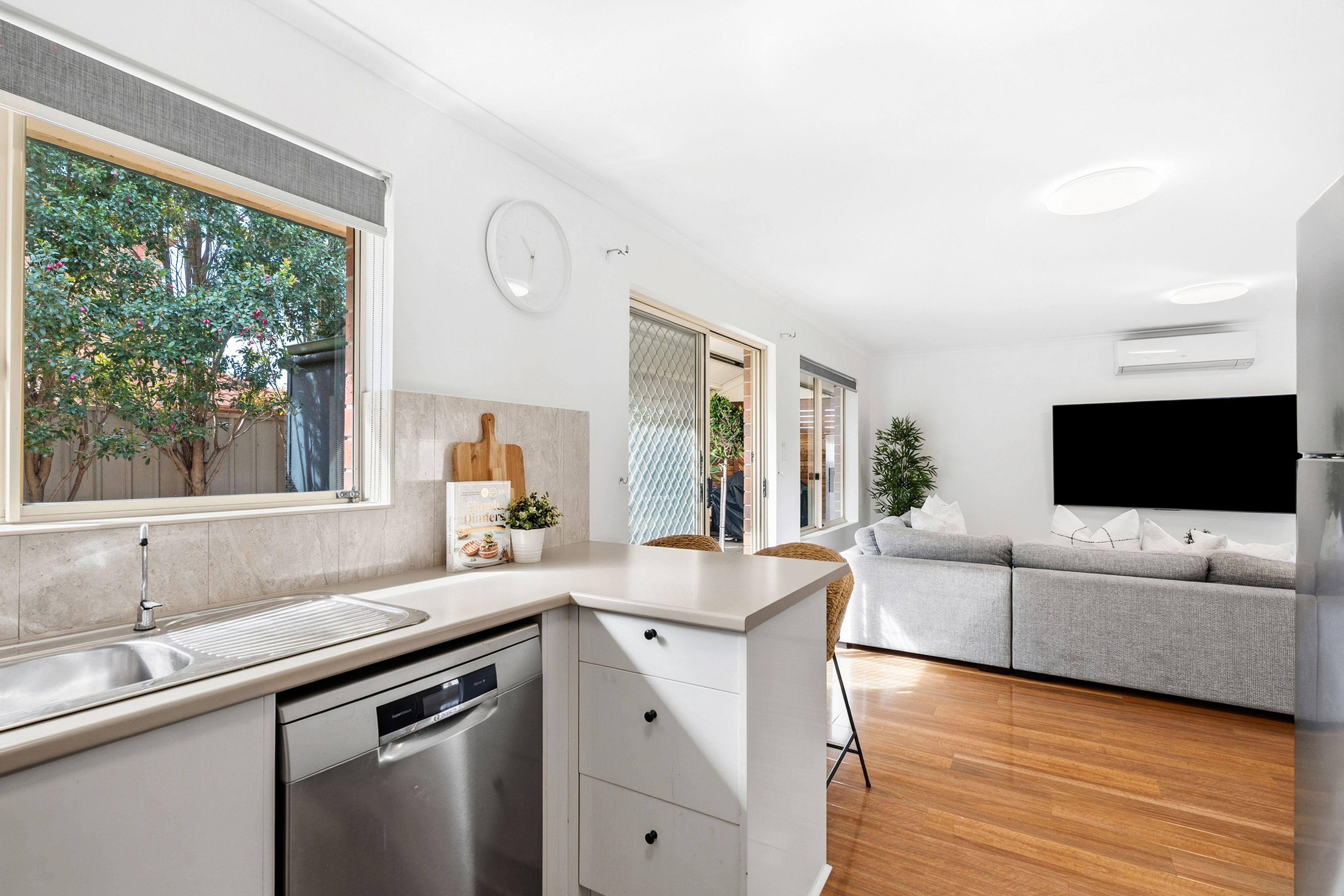 4/53 Angus Avenue — photo 7 of 24