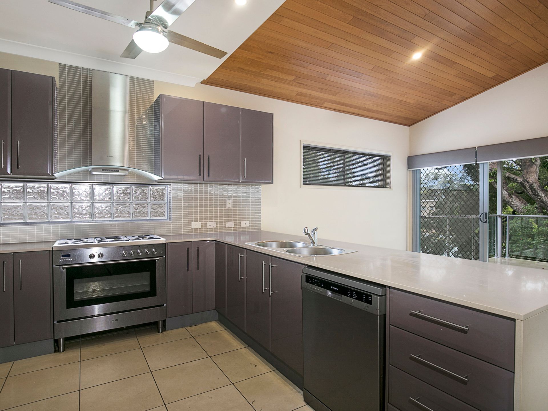 64 HIGH Street, Mount Gravatt, QLD 4122