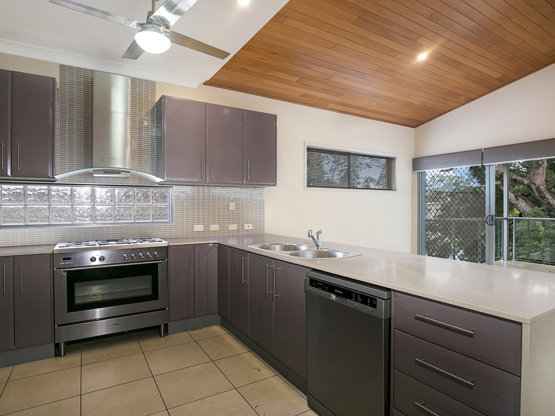 64 HIGH Street, Mount Gravatt, QLD 4122