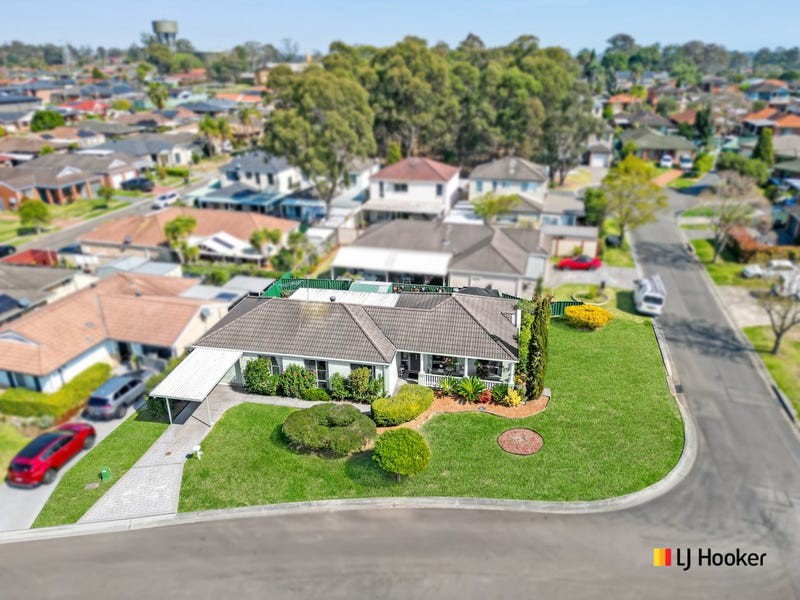 8 Millard Crescent, Plumpton, NSW 2761