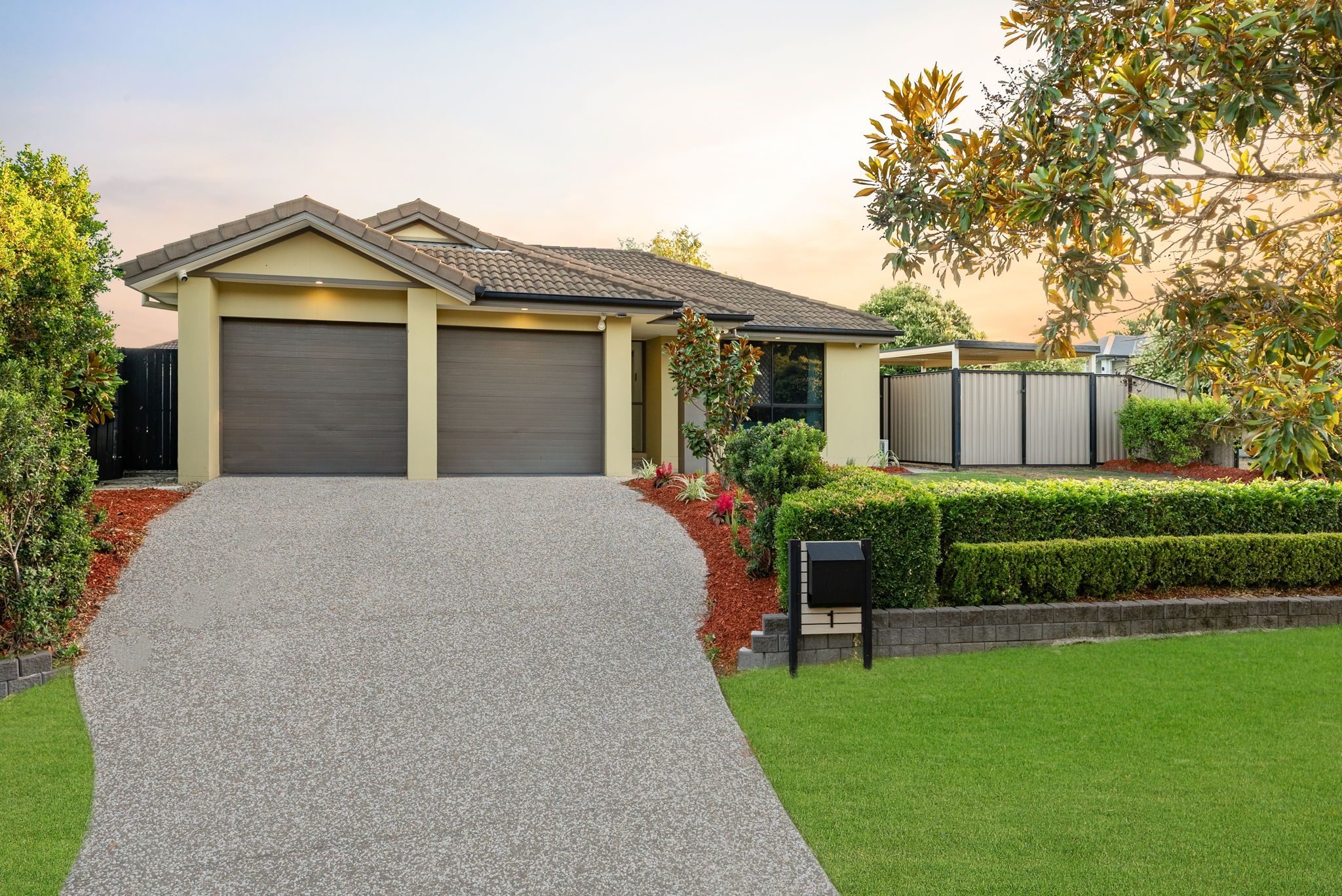 1 Arif Place, Heritage Park QLD 4118