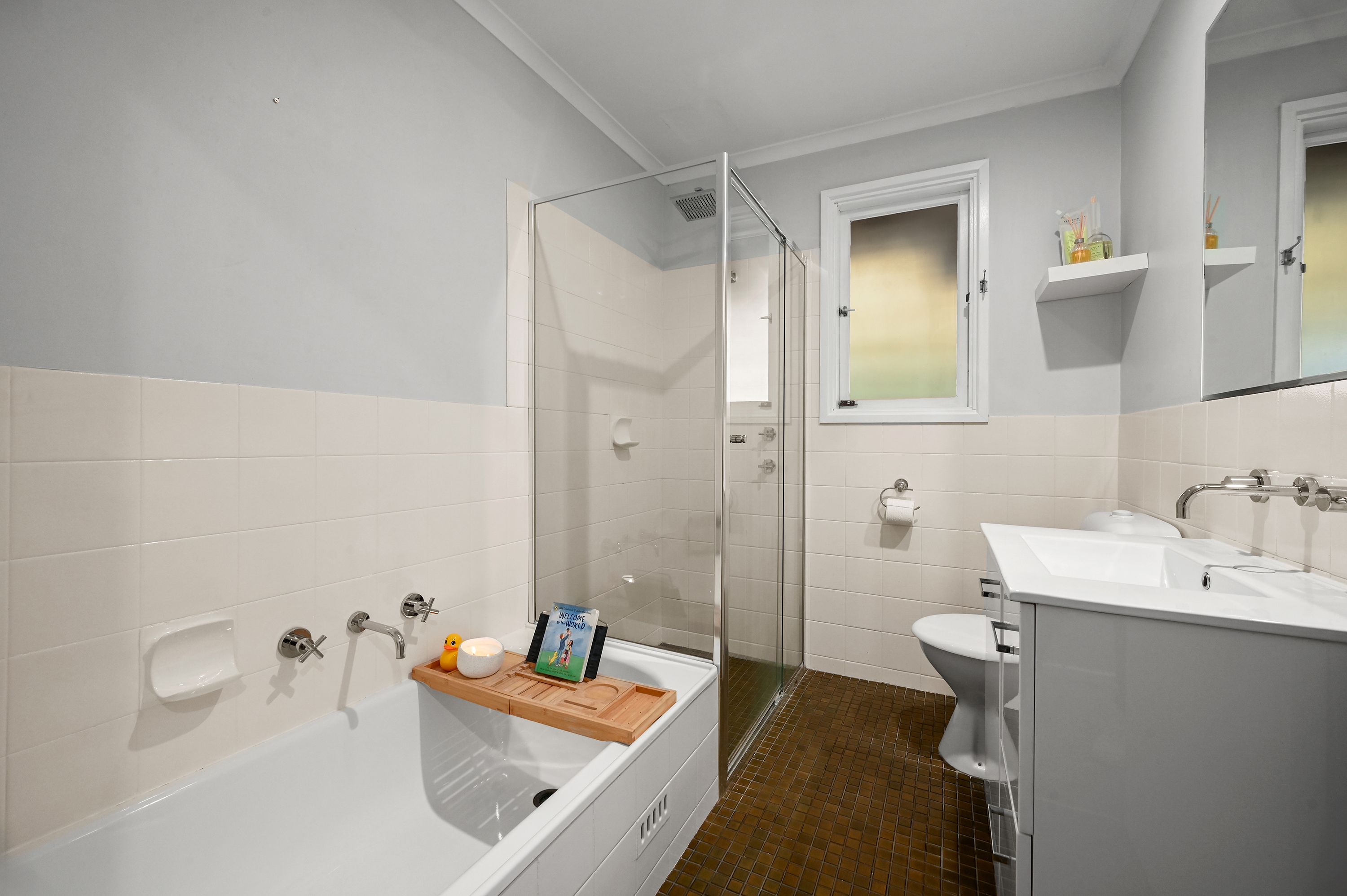 2 Jena Close — photo 10 of 25