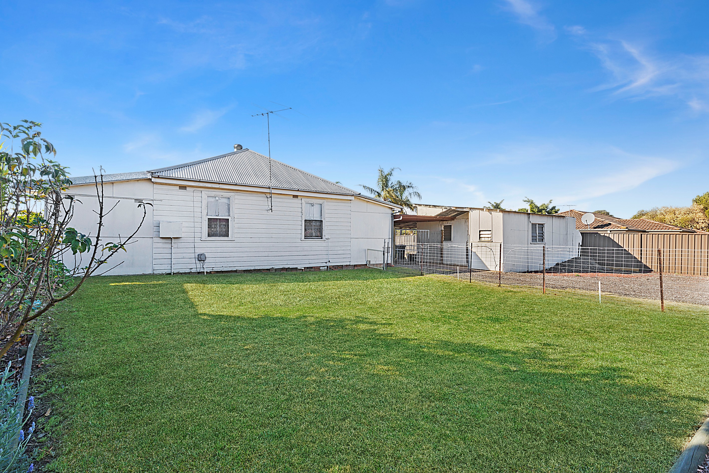 3 Sartor Crescent, Bossley Park, NSW 2176
