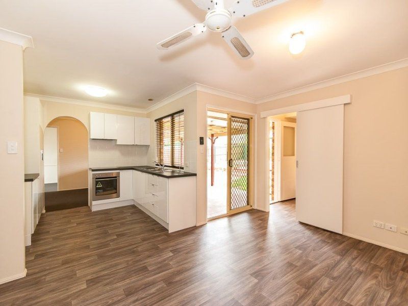 15 Hillmont Crescent, Morayfield, QLD 4506