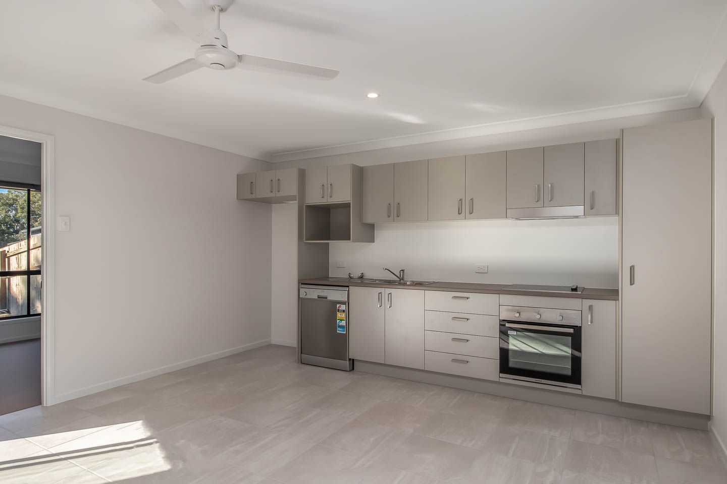 1/132 Exeter Street, Torquay, QLD 4655