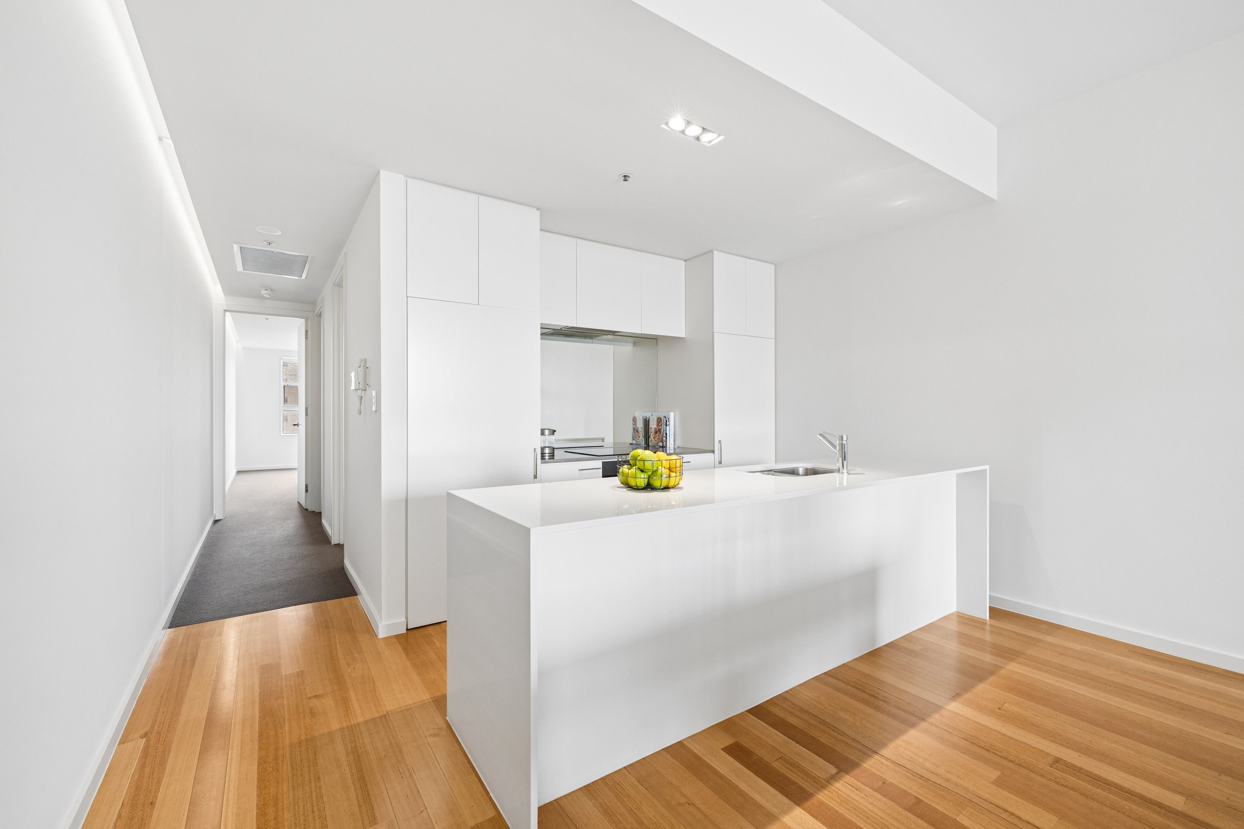 6/115 Gilbert Street — photo 5 of 17