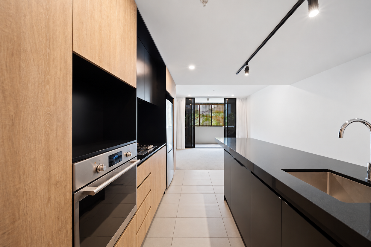 206/19 Deshon Street — photo 3 of 14