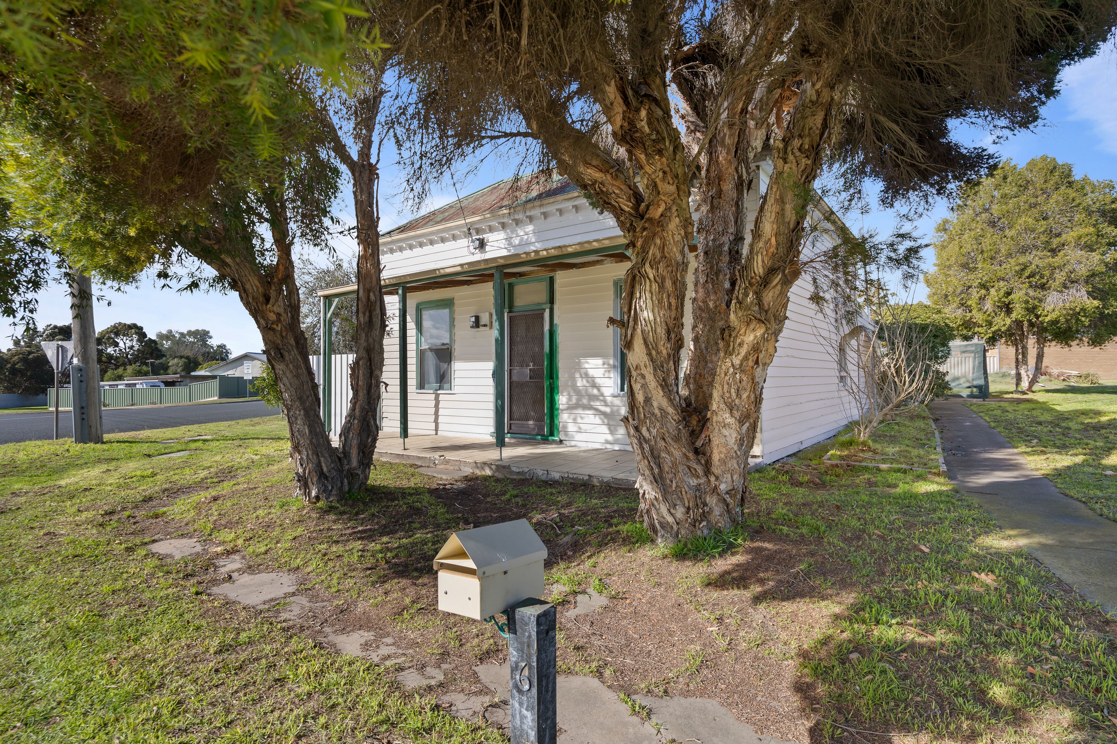 4-6 Campbell Street — photo from Ray White Ararat