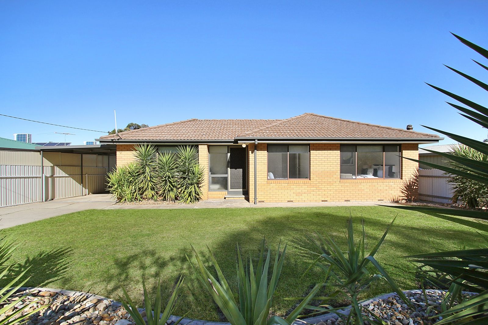 277 Kaitlers Road, Lavington, NSW 2641