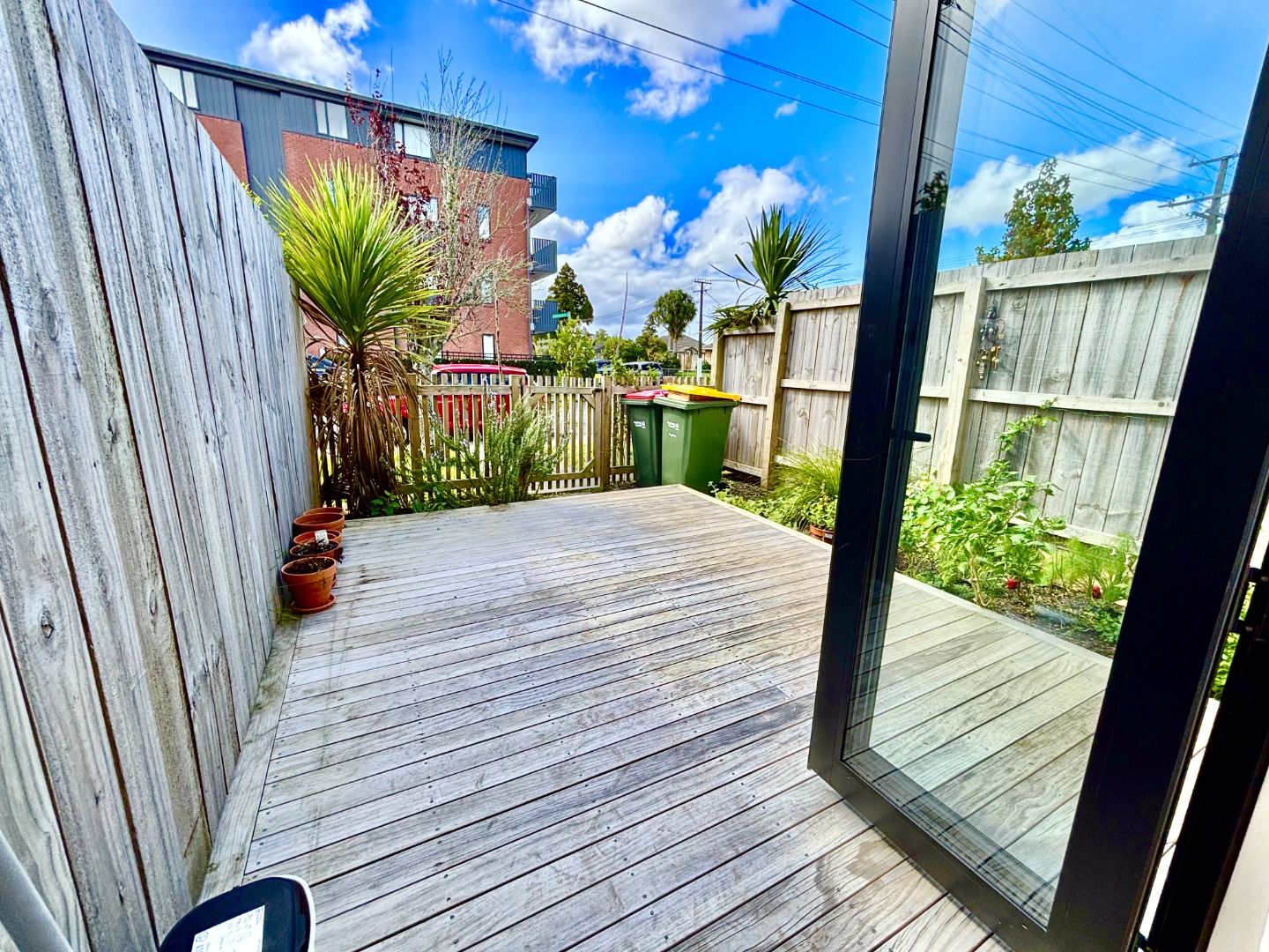 2/28 Smythe Road, Henderson, Waitakere City