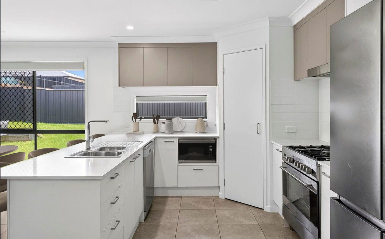 12 Balmoral Crescent, Southside, QLD 4570