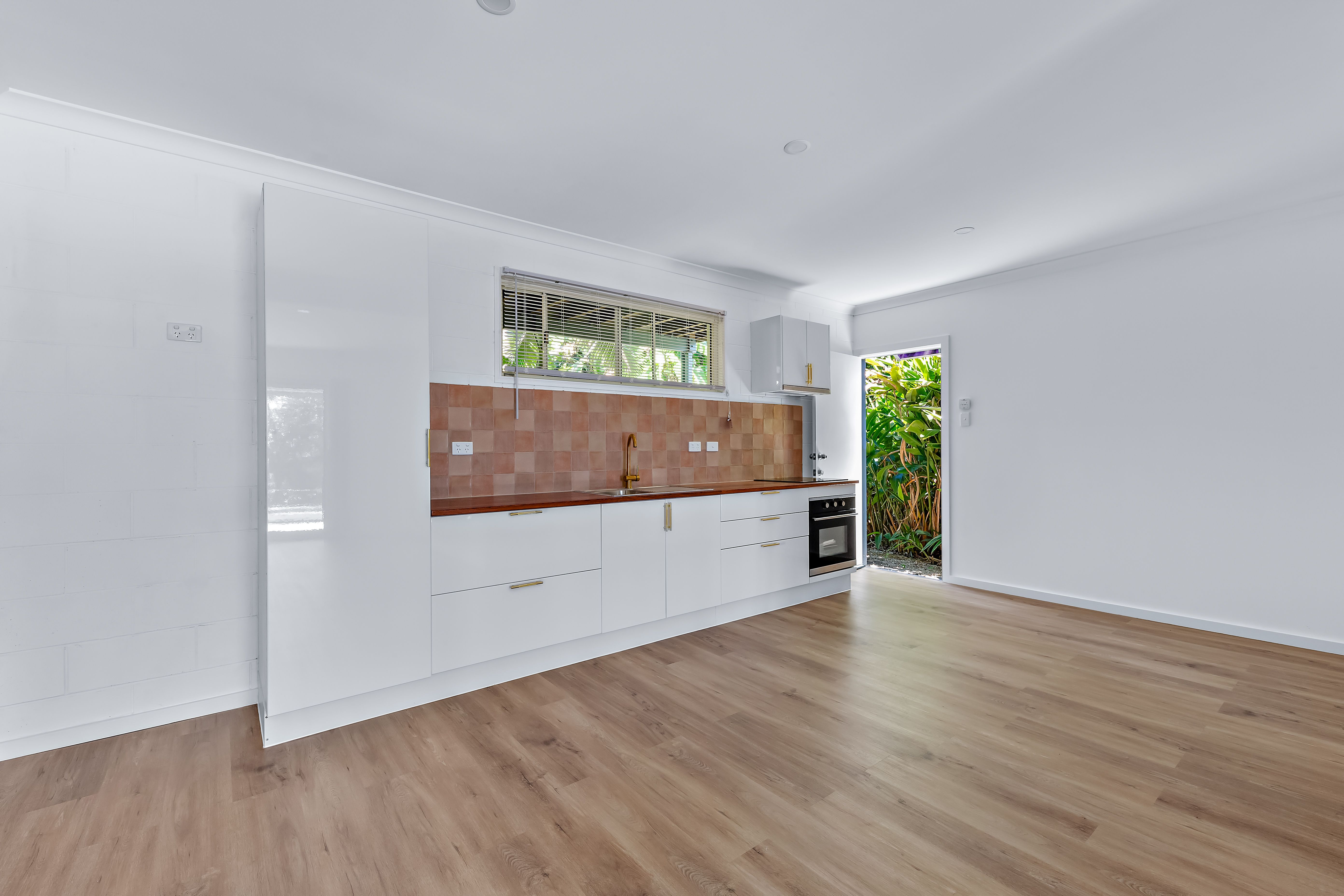 2B Hamilton Avenue, Cannonvale, QLD 4802