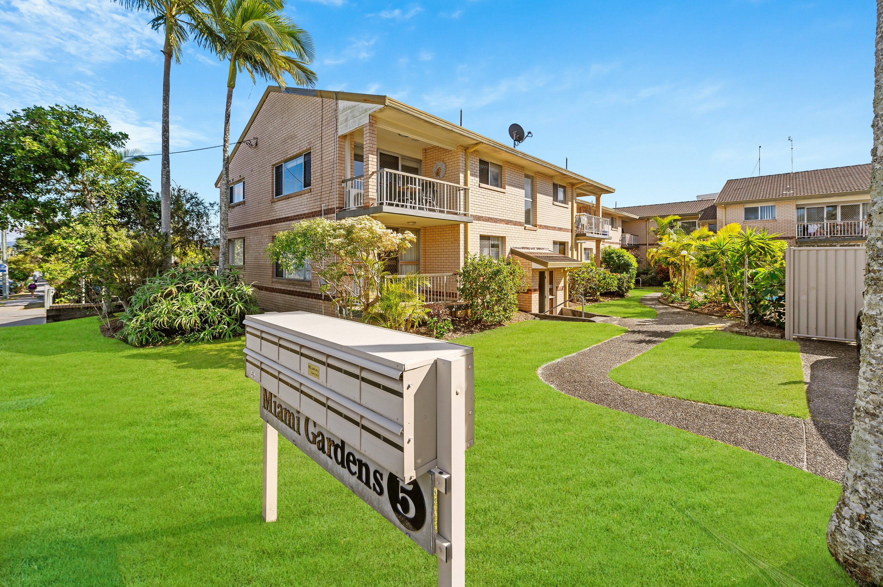 3/5 Christine Avenue, Miami, QLD 4220
