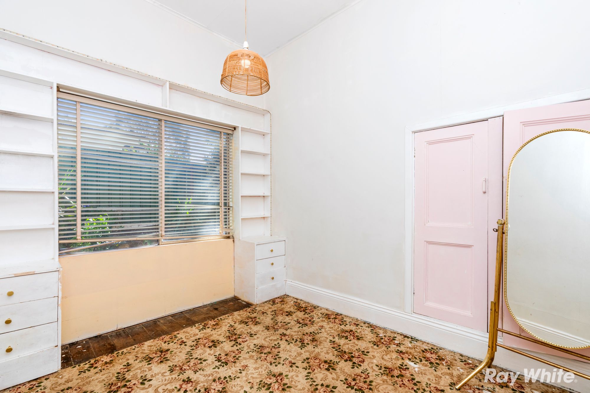 52 Kemp Street — photo 6 of 14