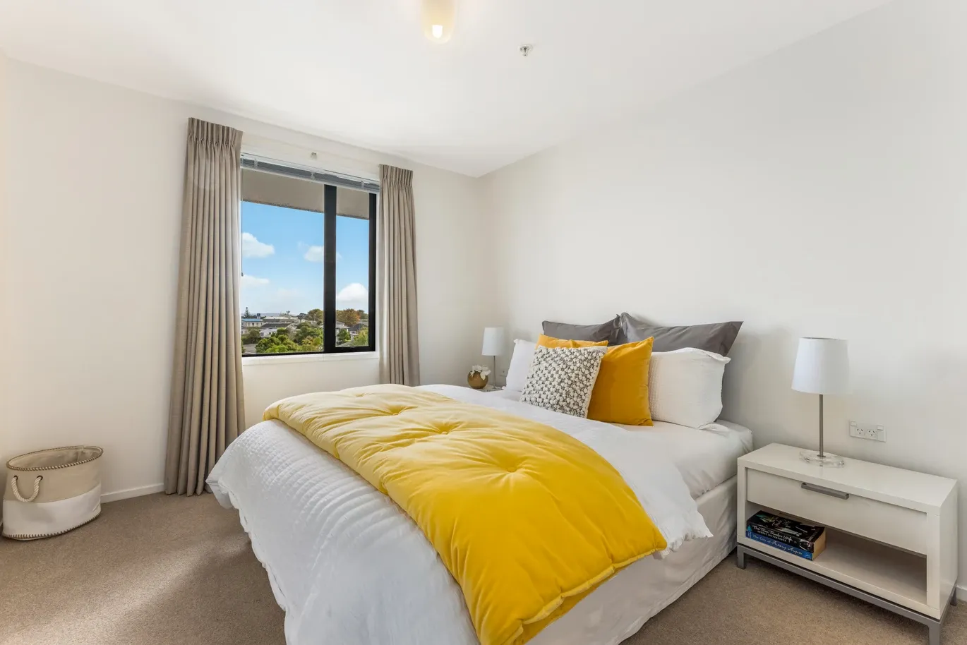 204/20A Alfriston Road photo 8