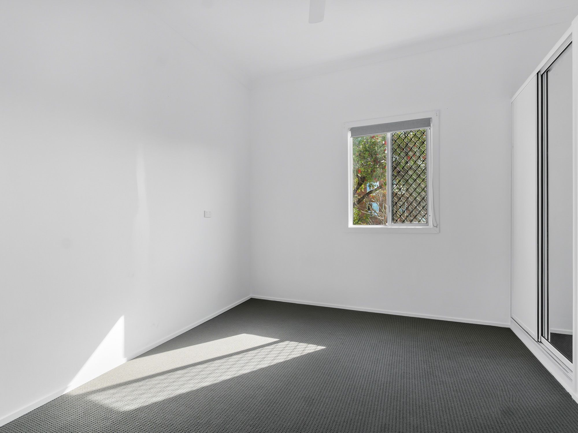 1/8 Parr Street — photo 7 of 9