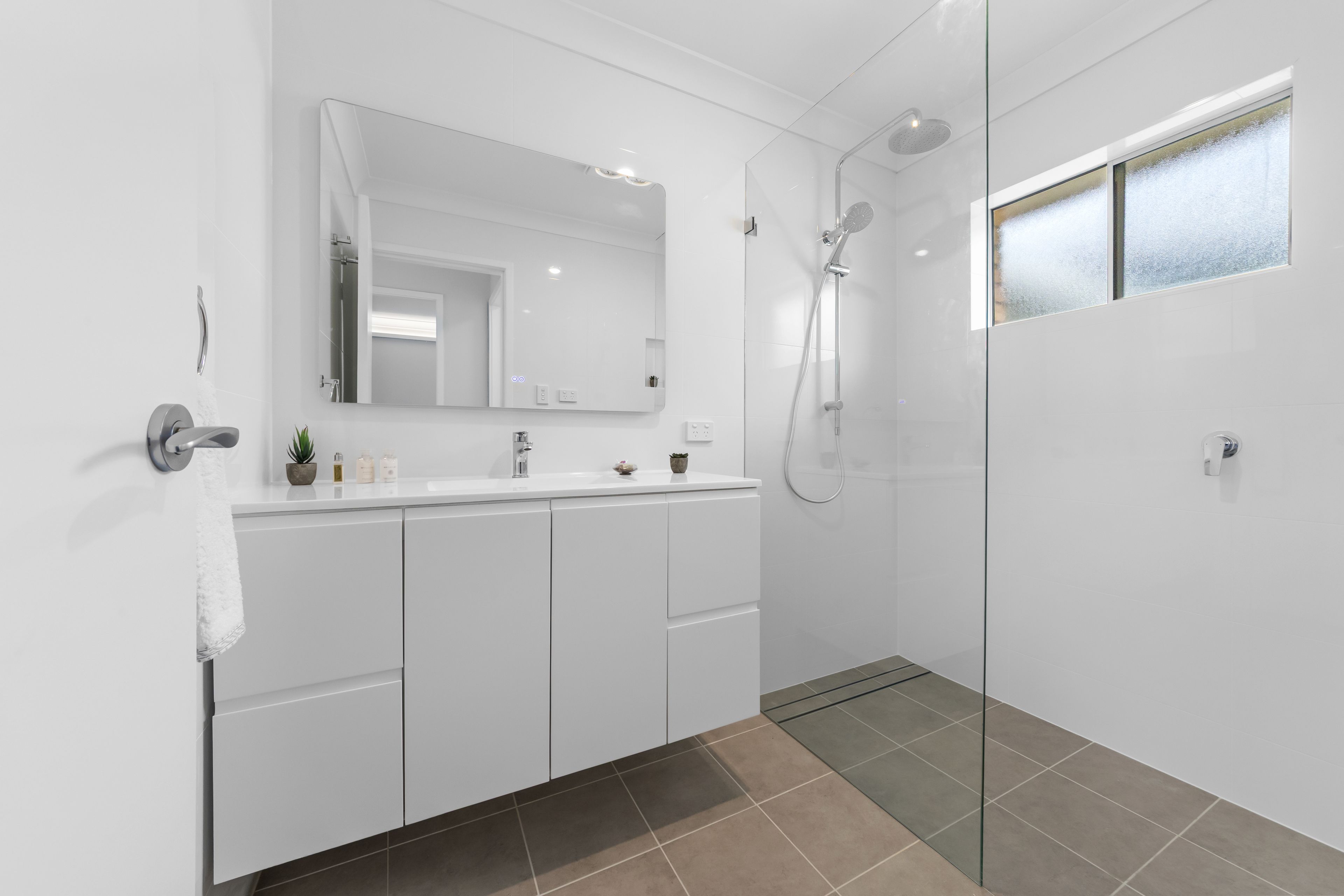8/81 Howelston Road — photo 8 of 11