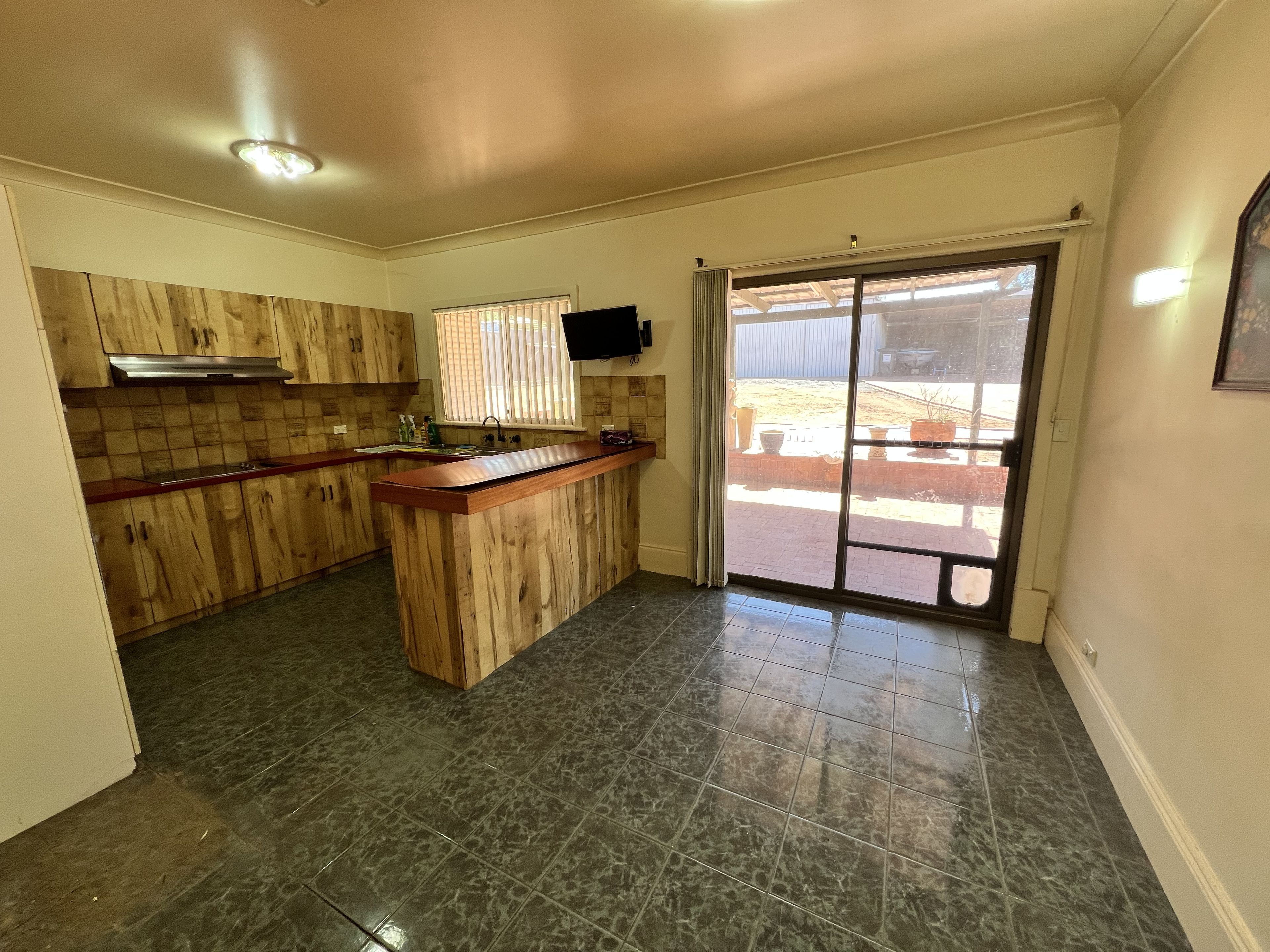 526 Williams Street — photo 8 of 12