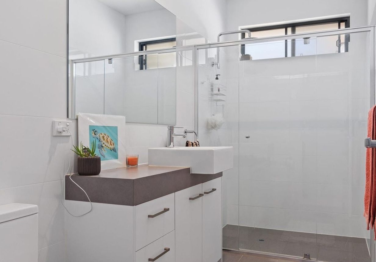 12 Vardon Street — photo 9 of 14