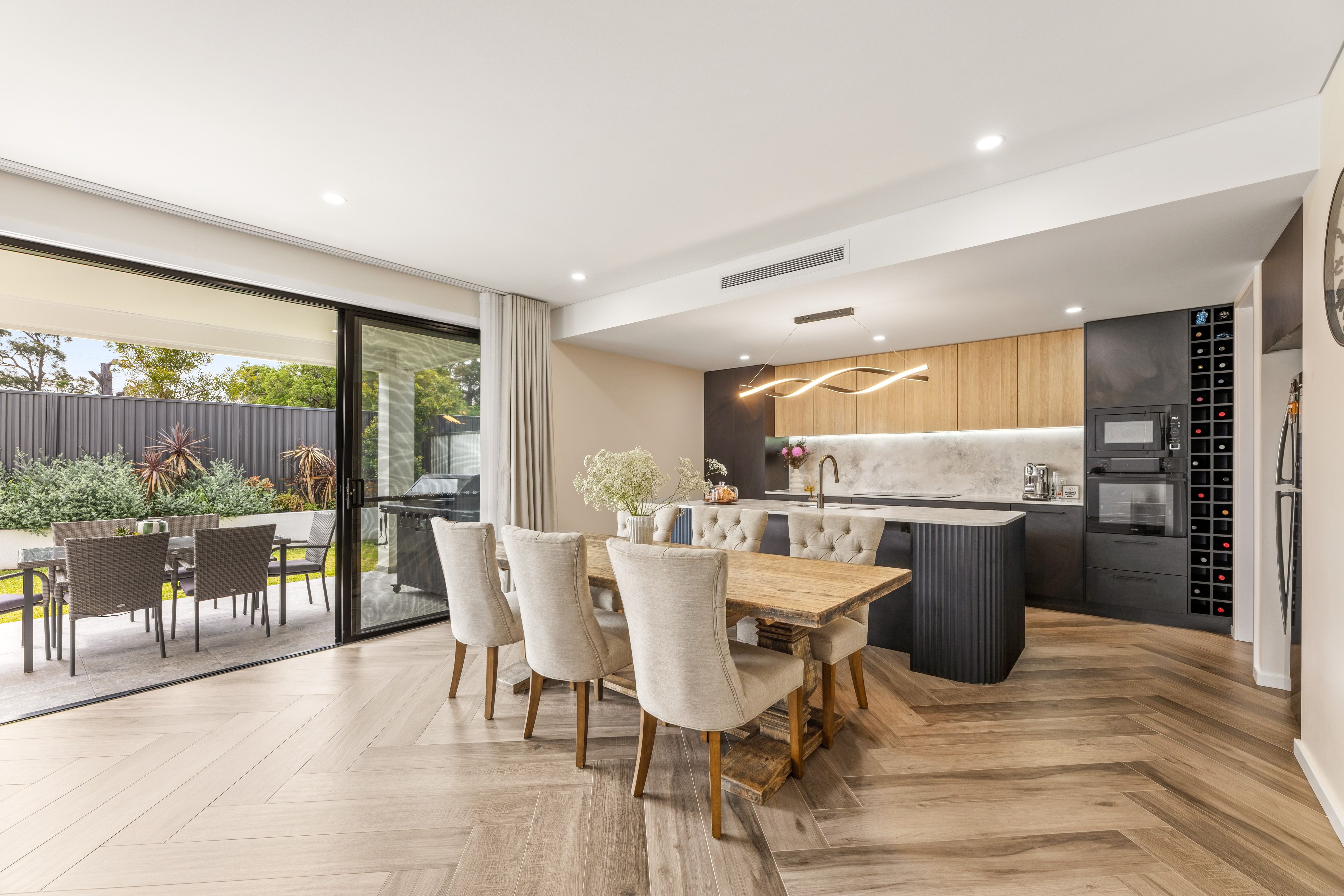 19/1 Raine Place — photo 3 of 8