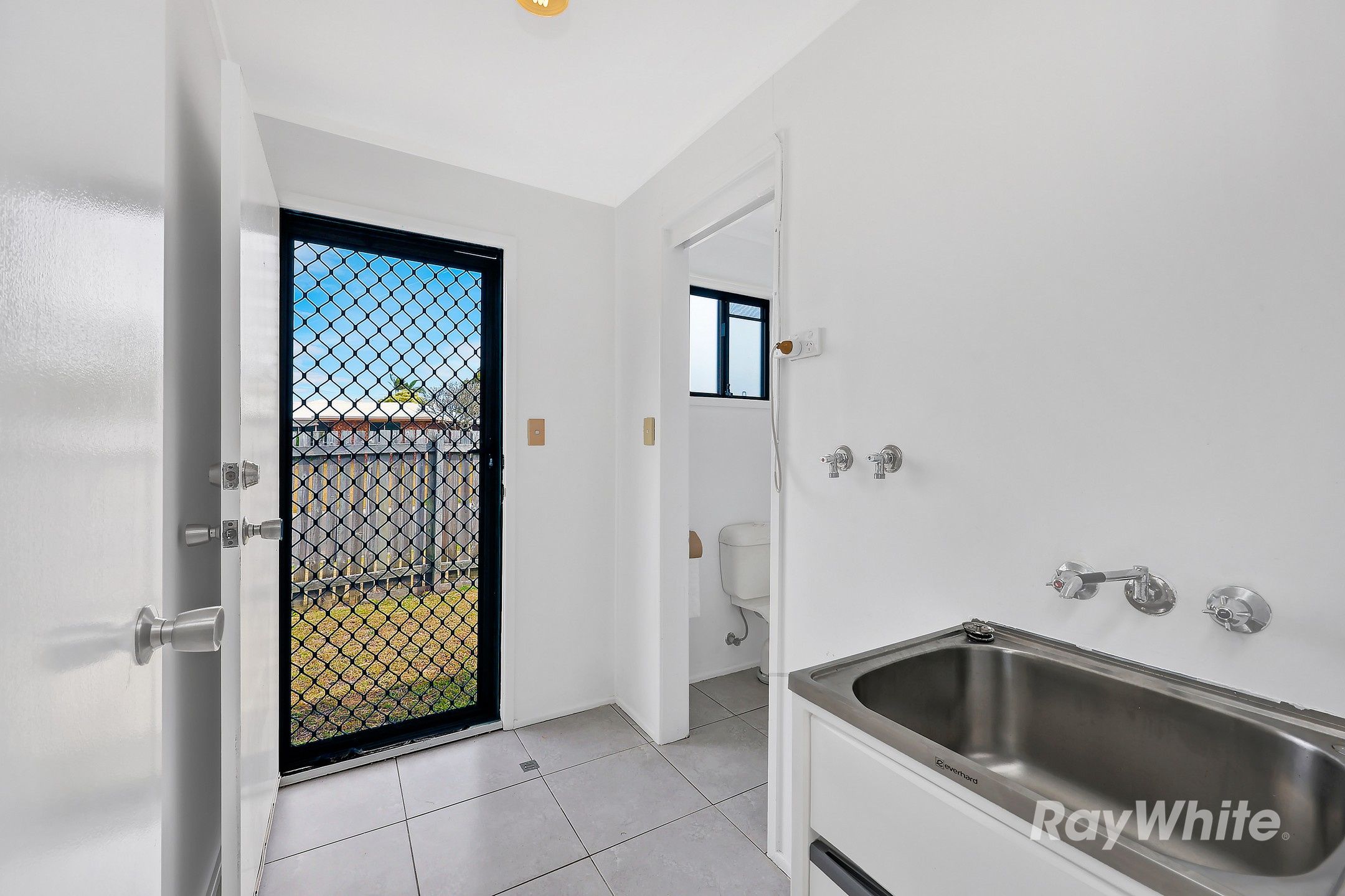 36 Shoreline Crescent — photo 10 of 23