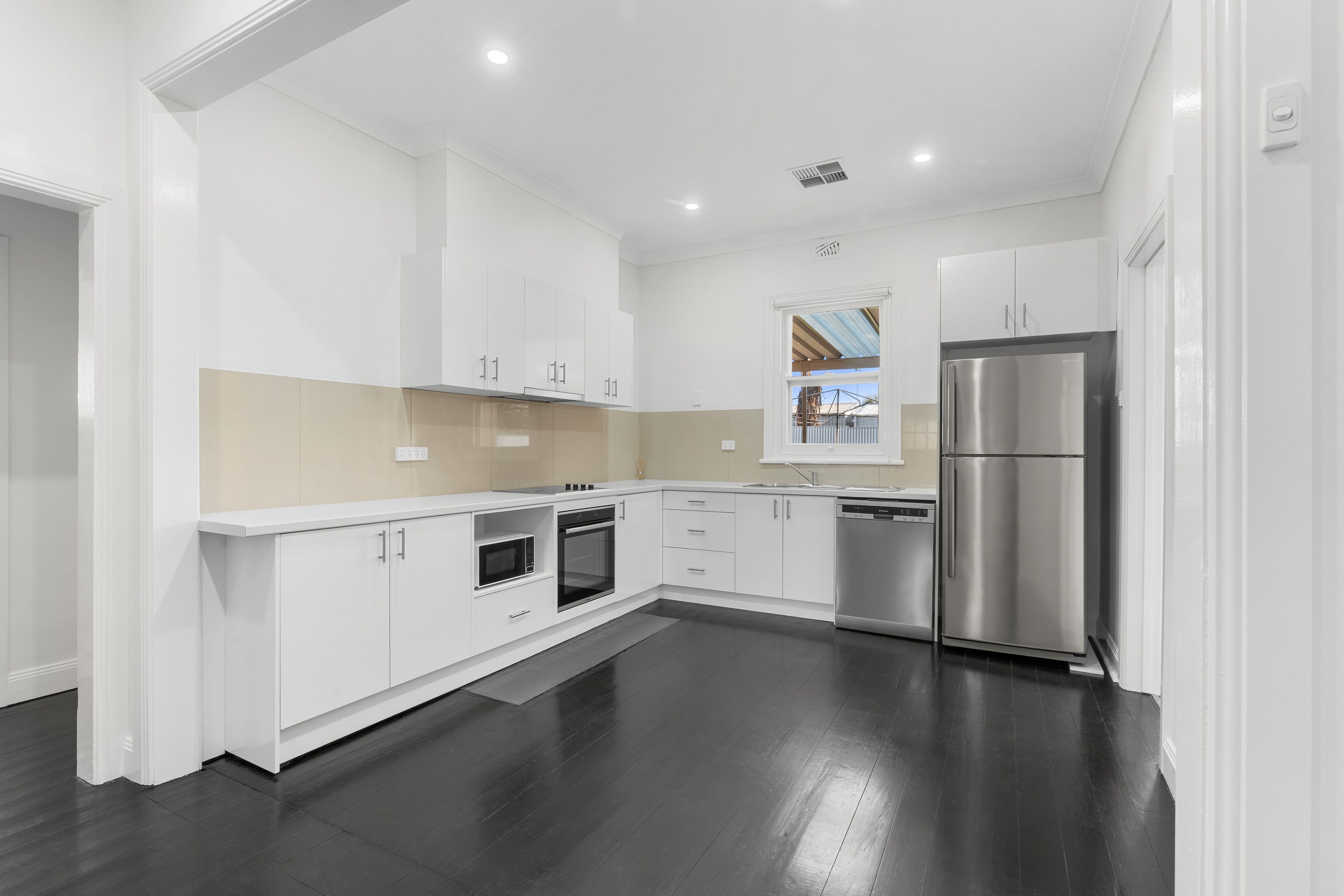 89 Adelaide Road — photo 3 of 16