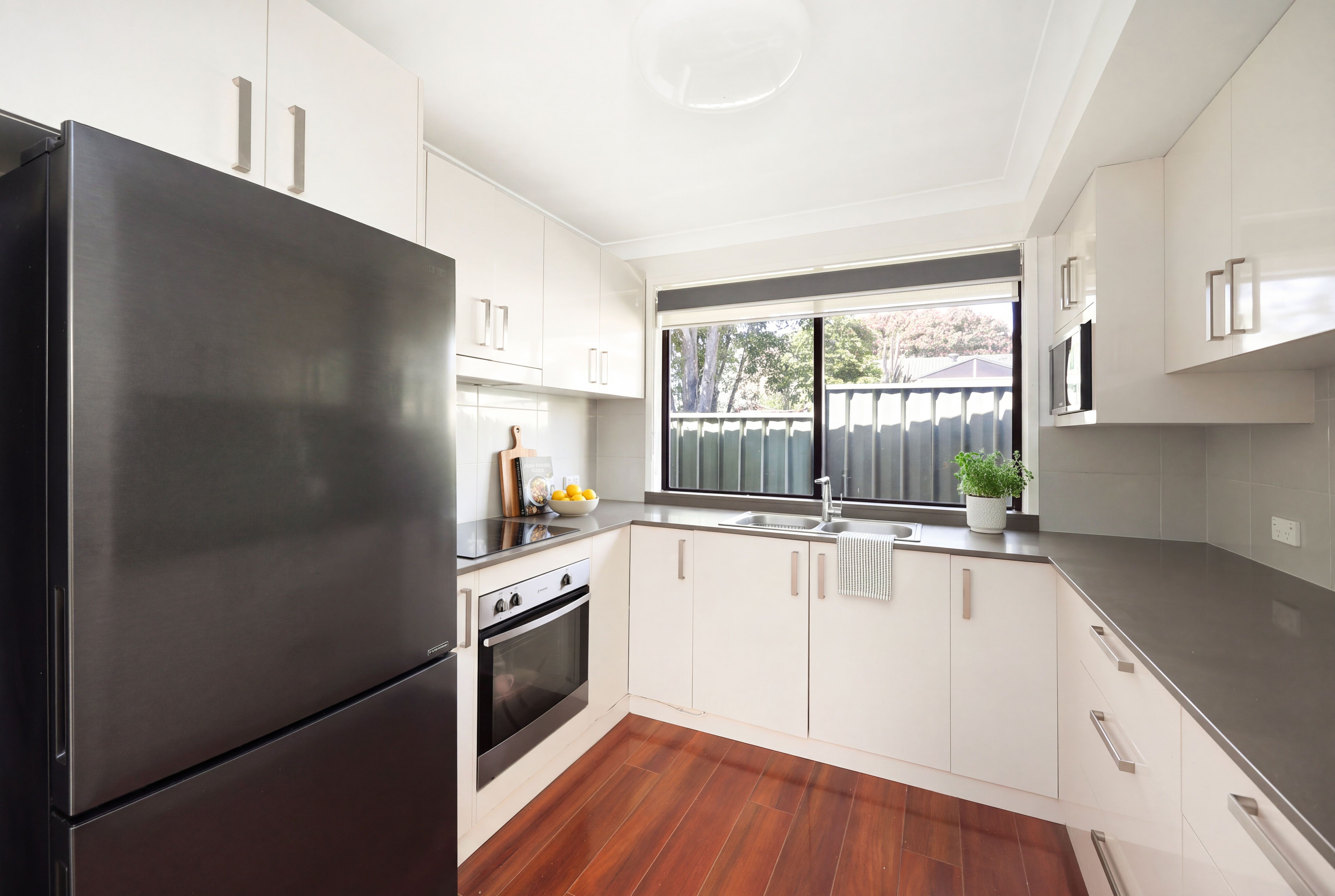 24 Banksia Street — photo 3 of 12