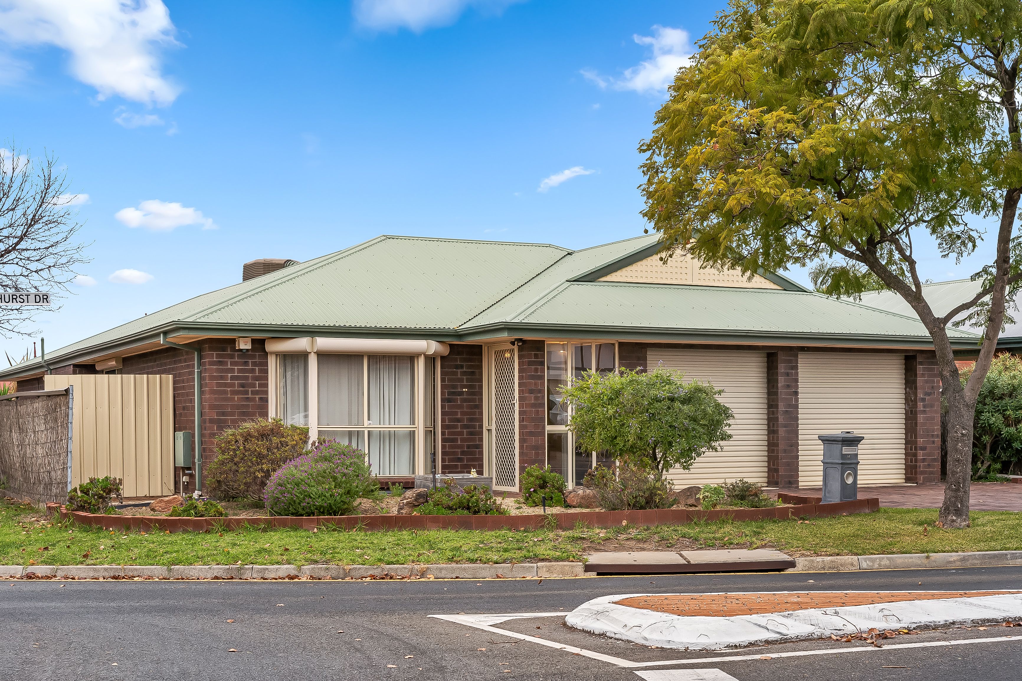 14 Sissinghurst Drive, Oakden, SA 5086