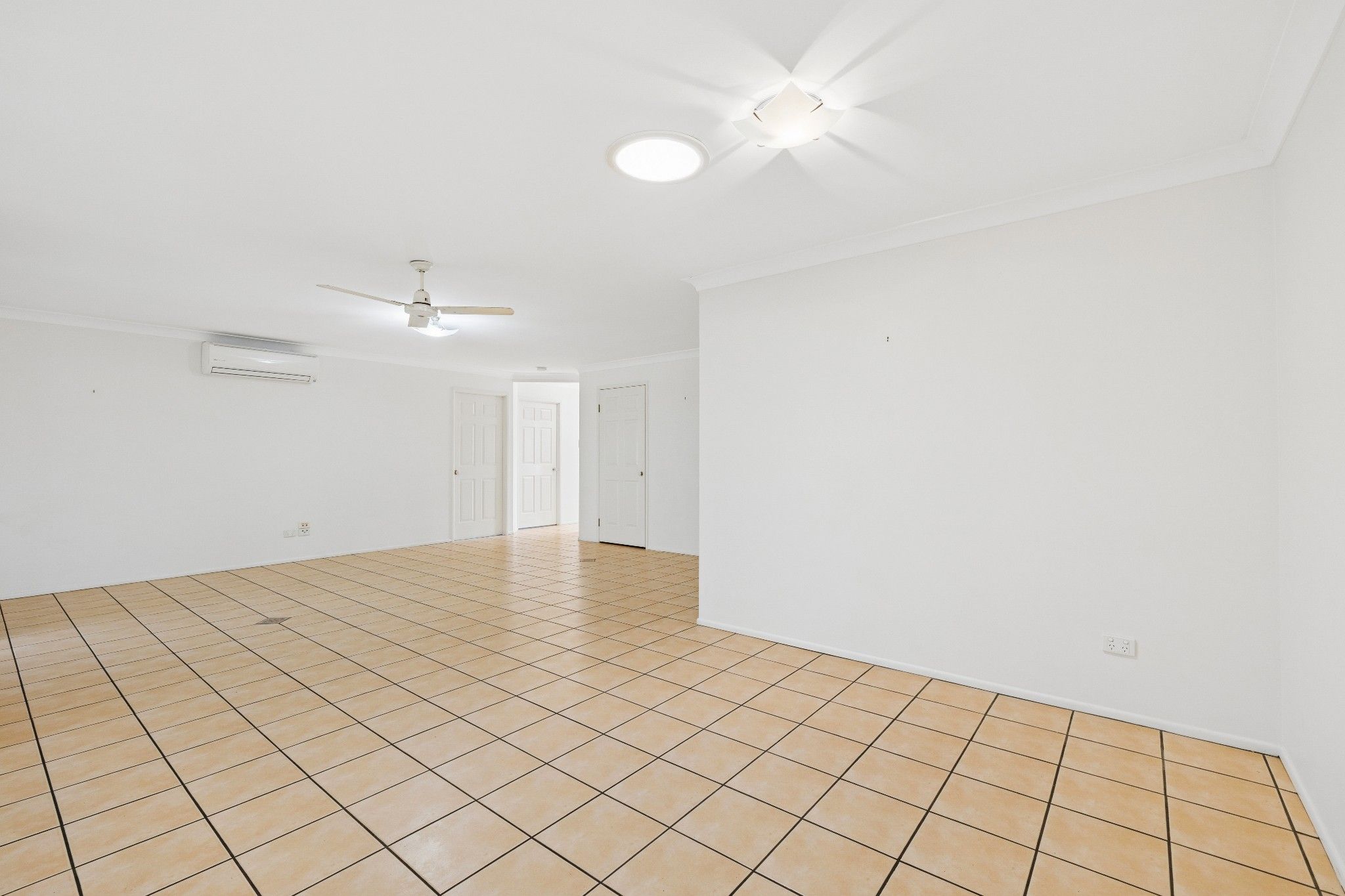 27 Calista Crescent — photo 6 of 19
