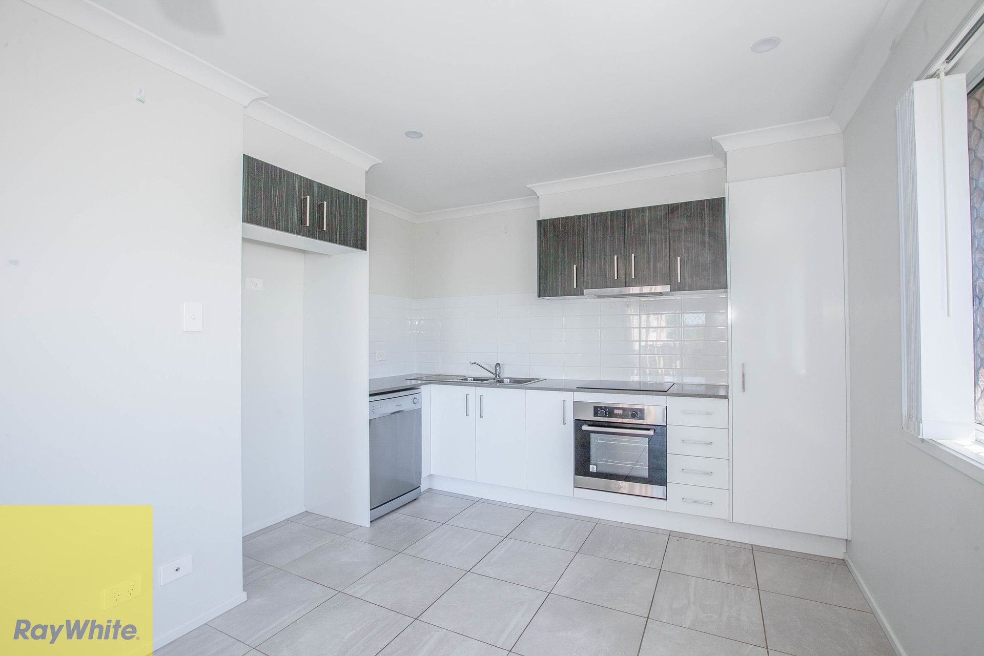 14 McKinlay Avenue, Redbank Plains, QLD 4301