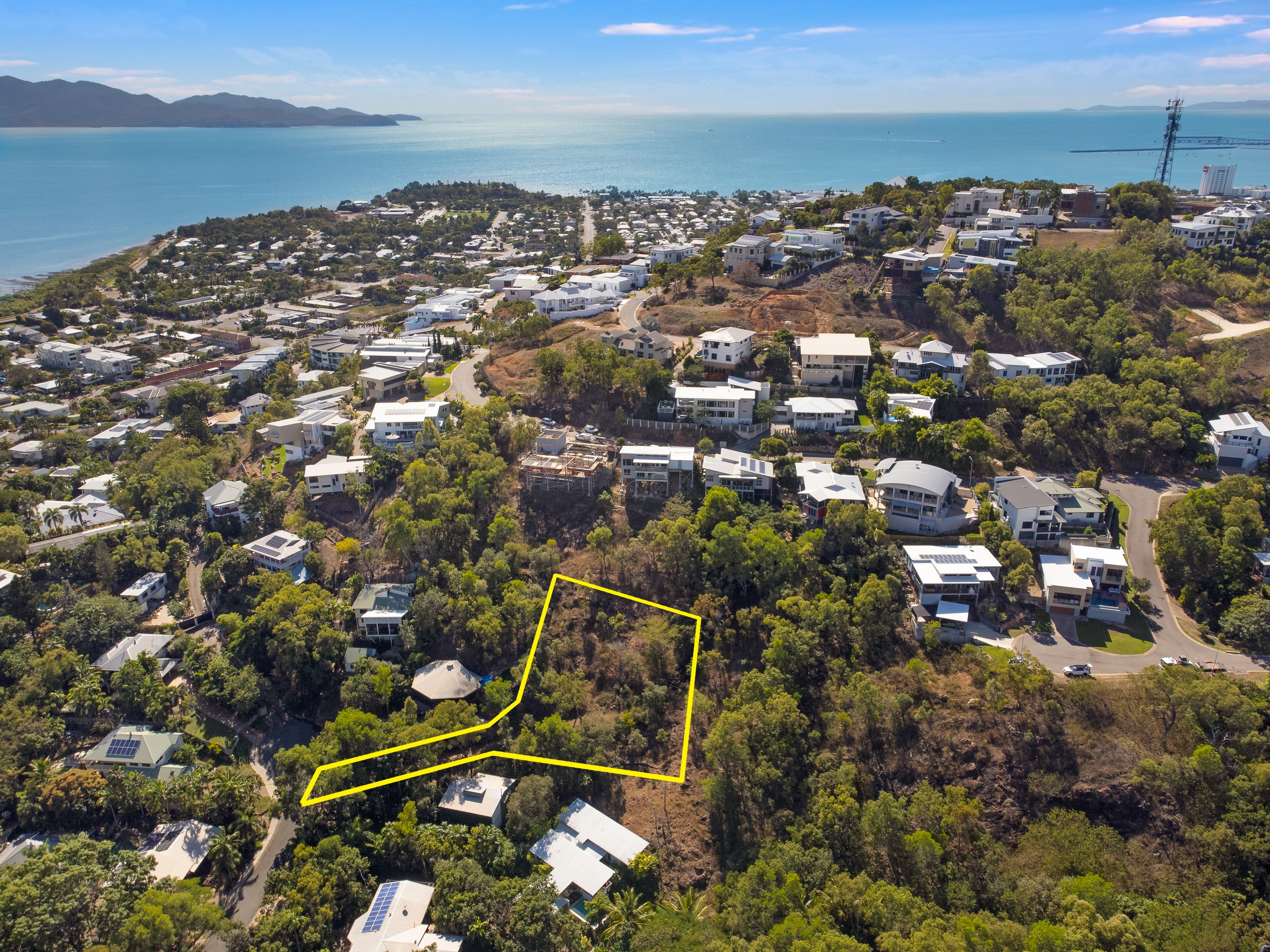 9 Woodlands Court, Castle Hill, QLD 4810