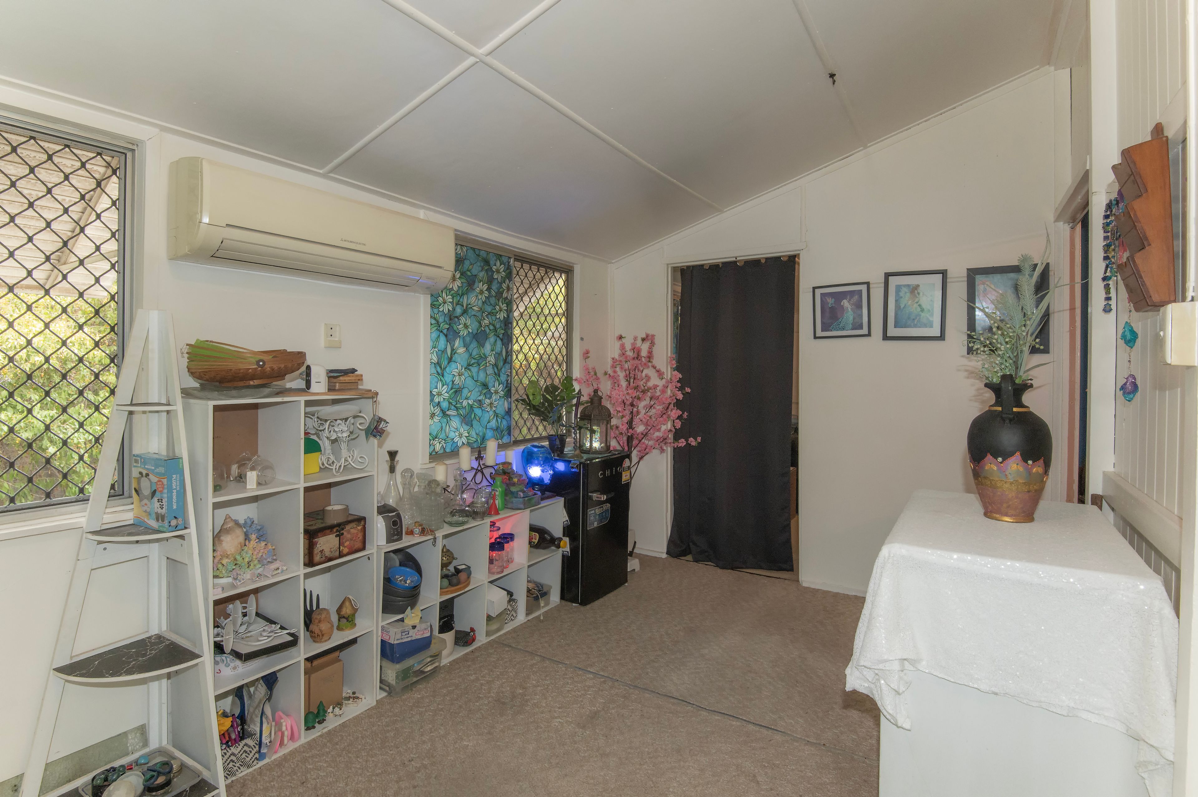 147 Kariboe Street — photo 8 of 16