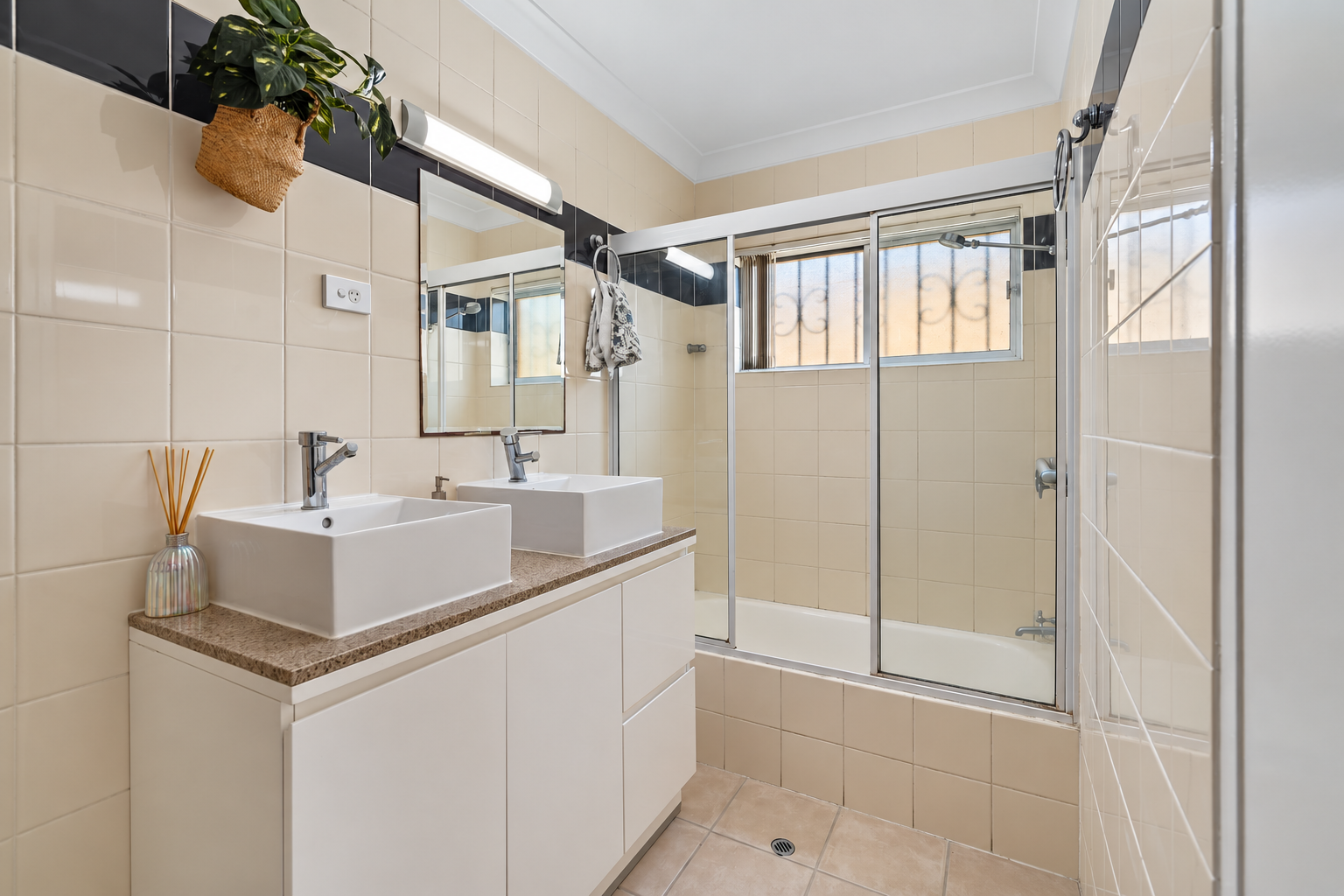 1/53 Nudgee Road — photo 10 of 18