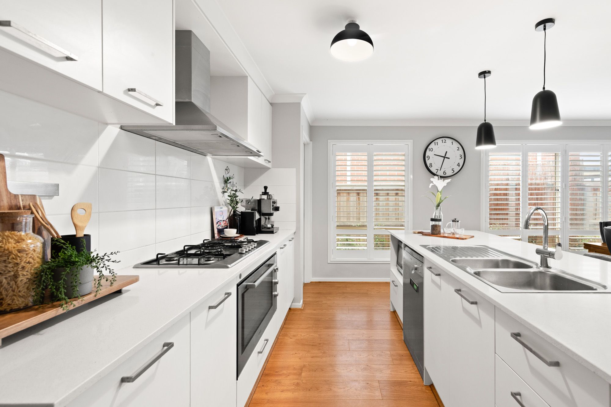 12 Cherrywood Avenue, MANOR LAKES, VIC 3024