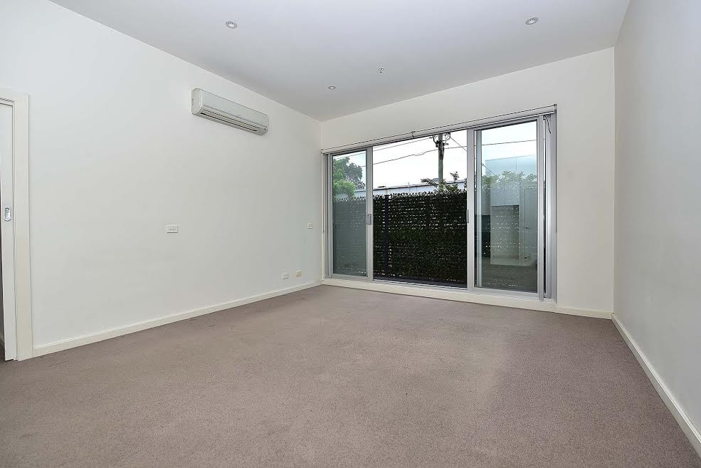 2/323 Charman Road, Cheltenham, VIC 3192