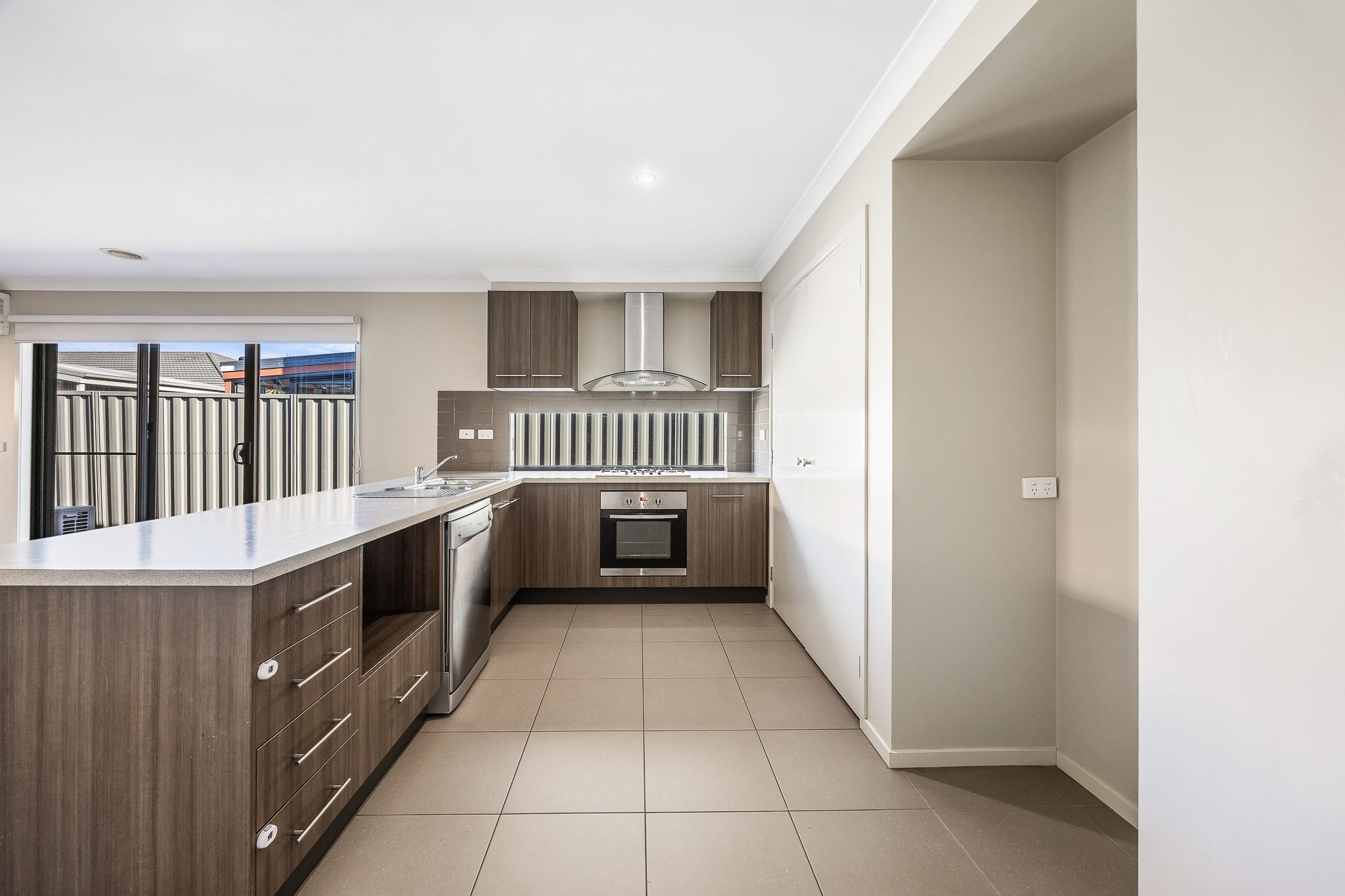 6 Pedigree Grove, Cranbourne East, VIC 3977