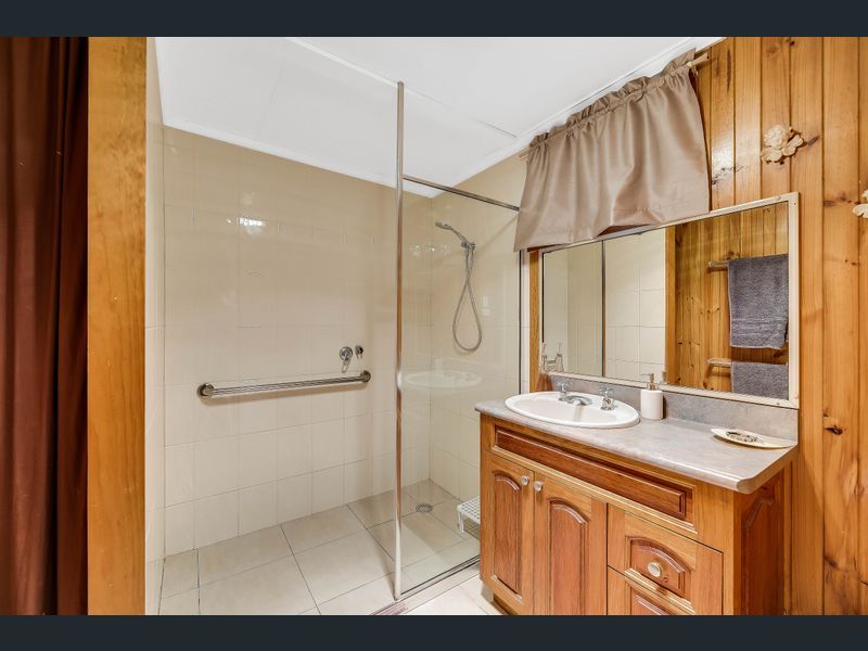 306 Alderley Street — photo 9 of 11