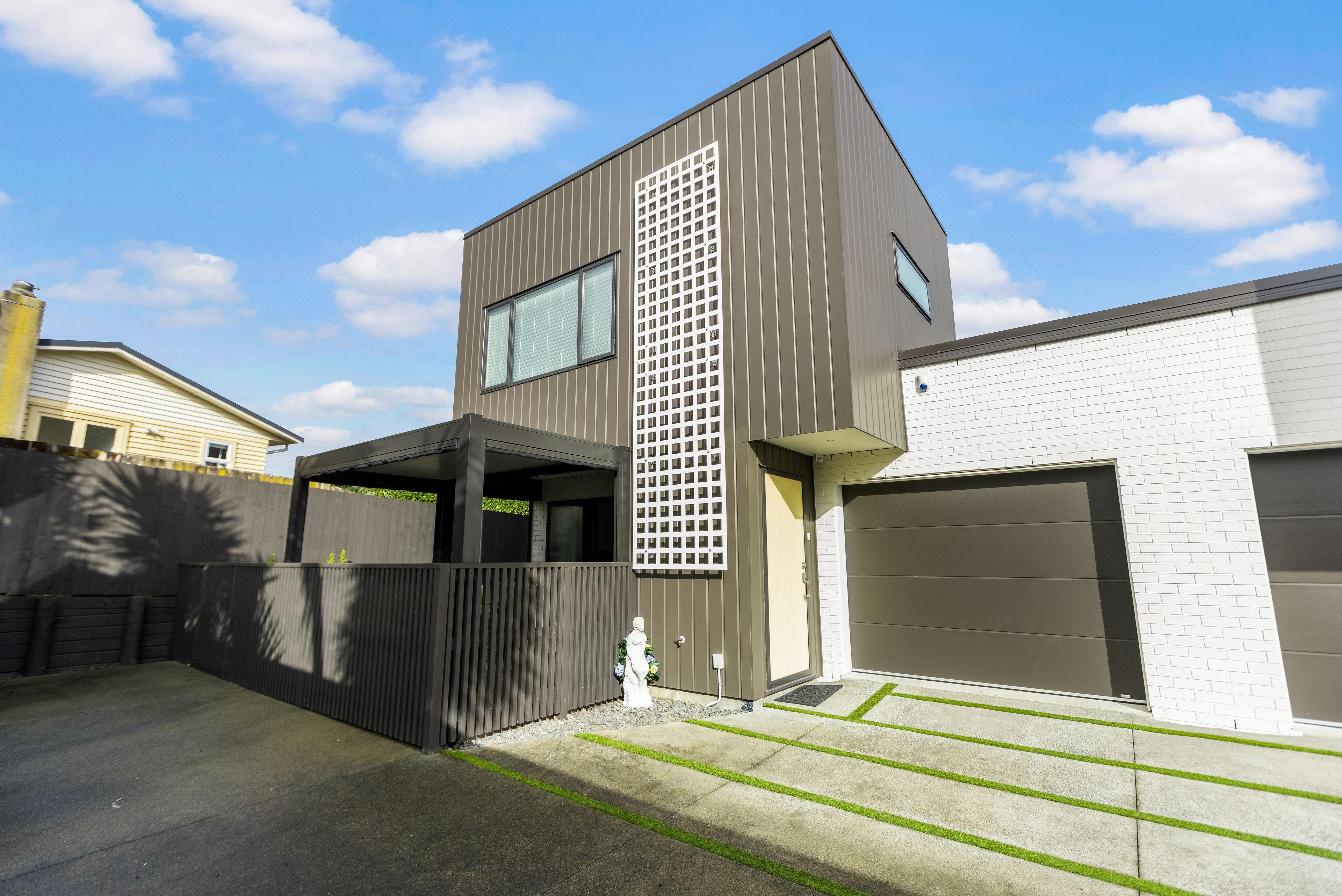 122D Moore Street, Howick, Manukau City