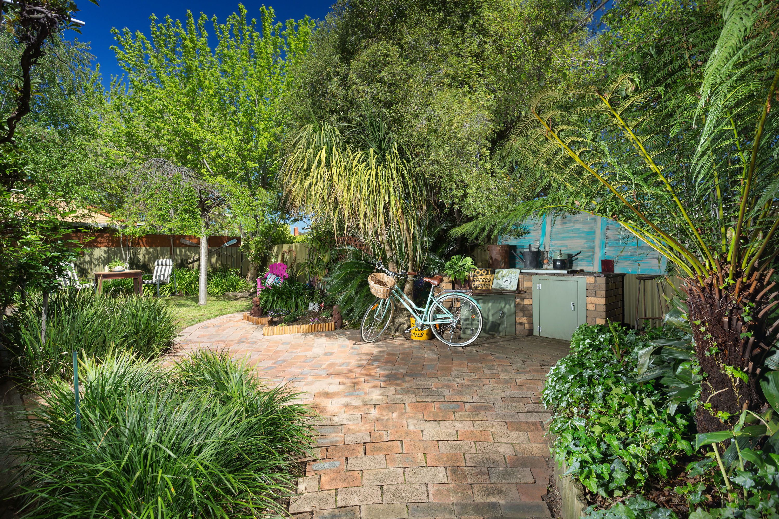 565 Woodbury Court, Lavington, NSW 2641