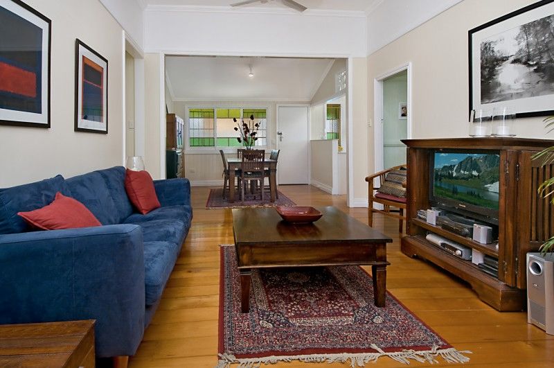 2 Meecham Street — photo 3 of 8
