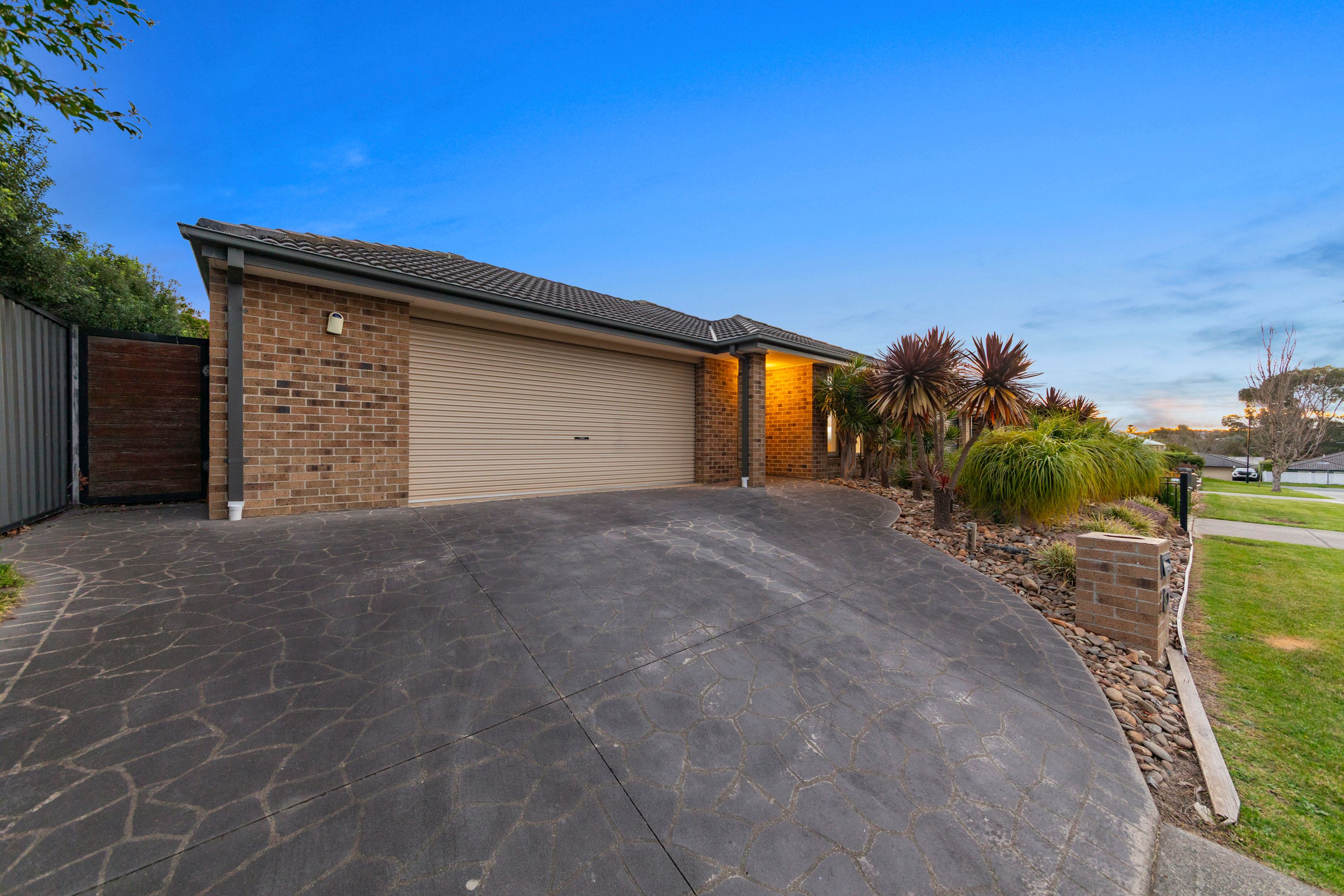 8 Como Chase, Pakenham, VIC 3810