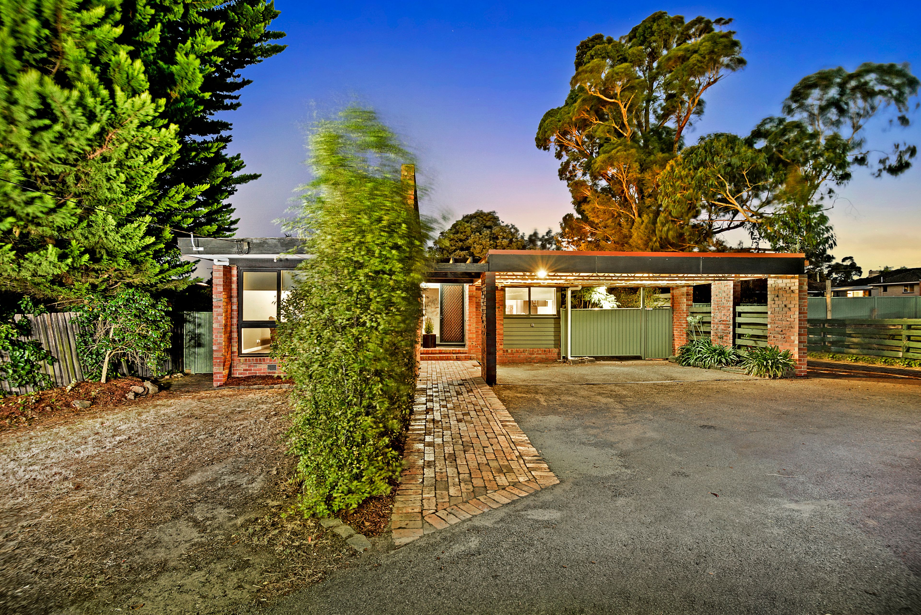 21 Regency Drive, Mount Clear, VIC 3350