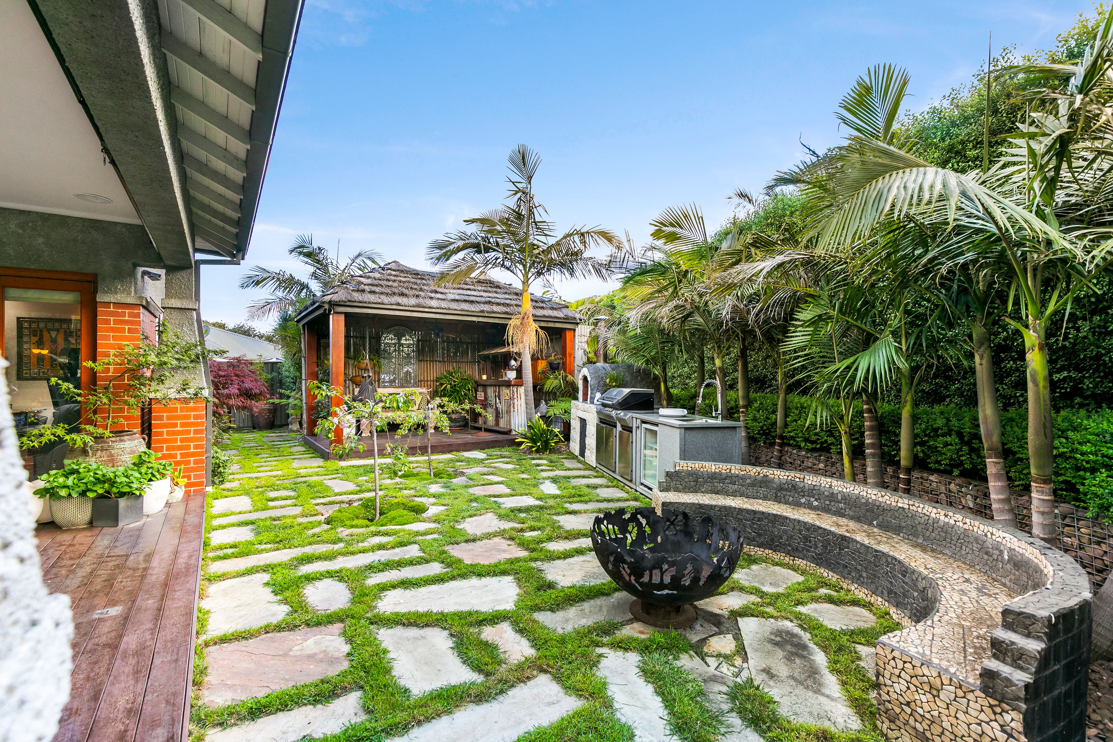 32 Serendip Crescent — photo 3 of 16