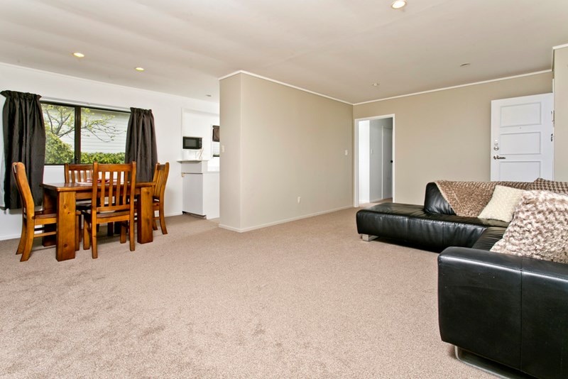 12a Mannering Place, Hillcrest, North Shore City