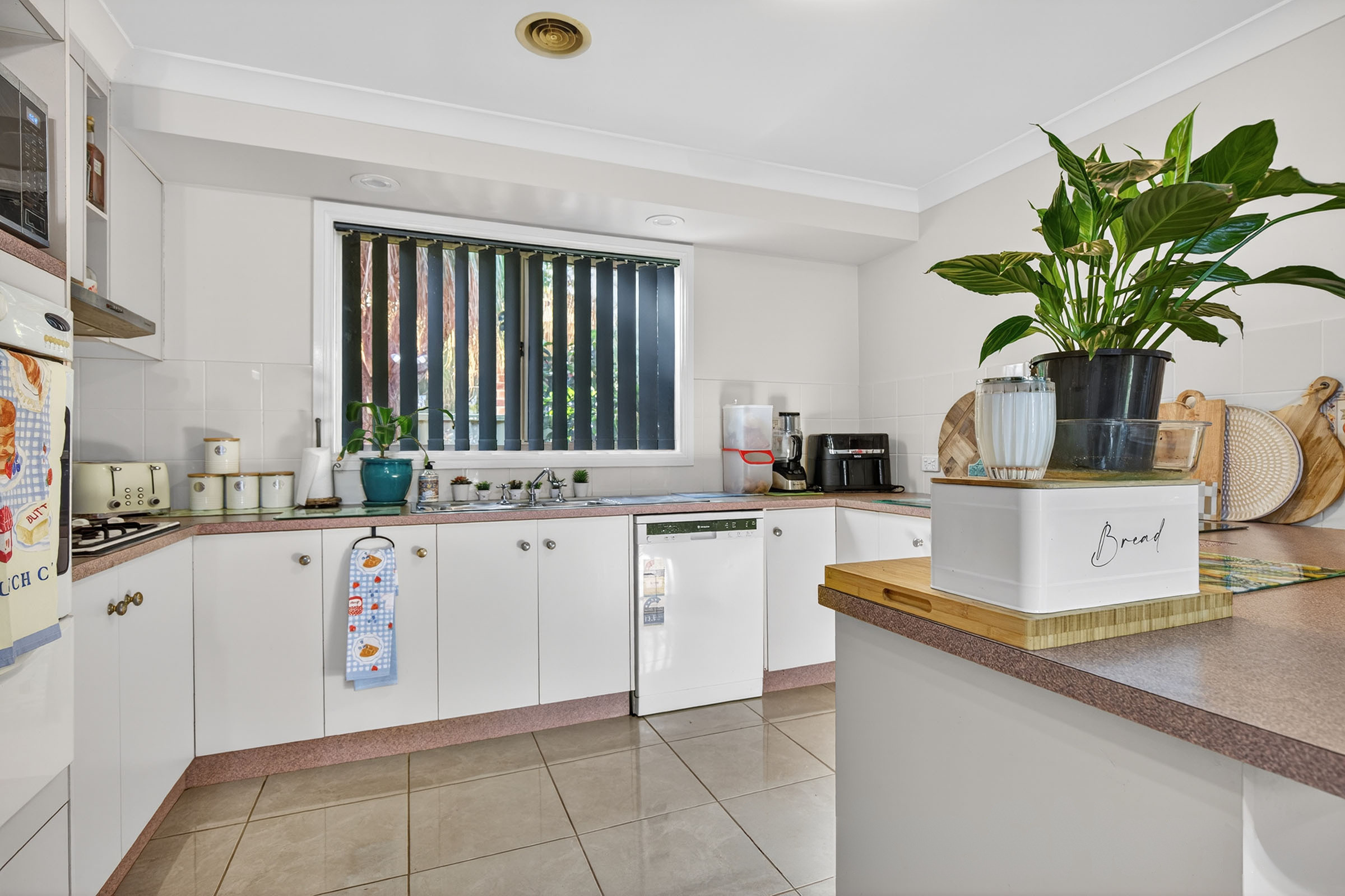 4 Murray Avenue — photo 6 of 13